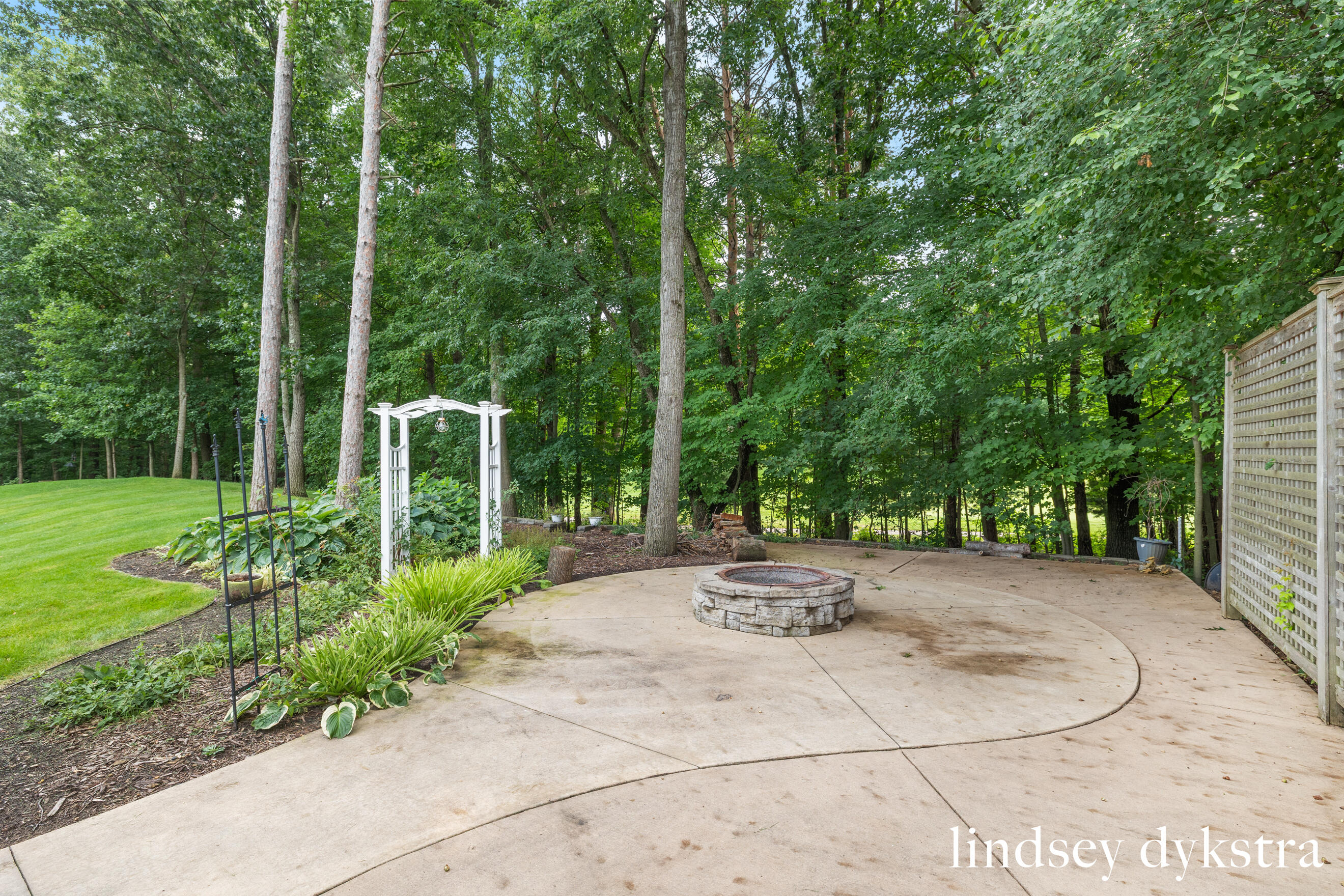 4238 Oak Timbers Drive NE Grand Rapids MI 49525