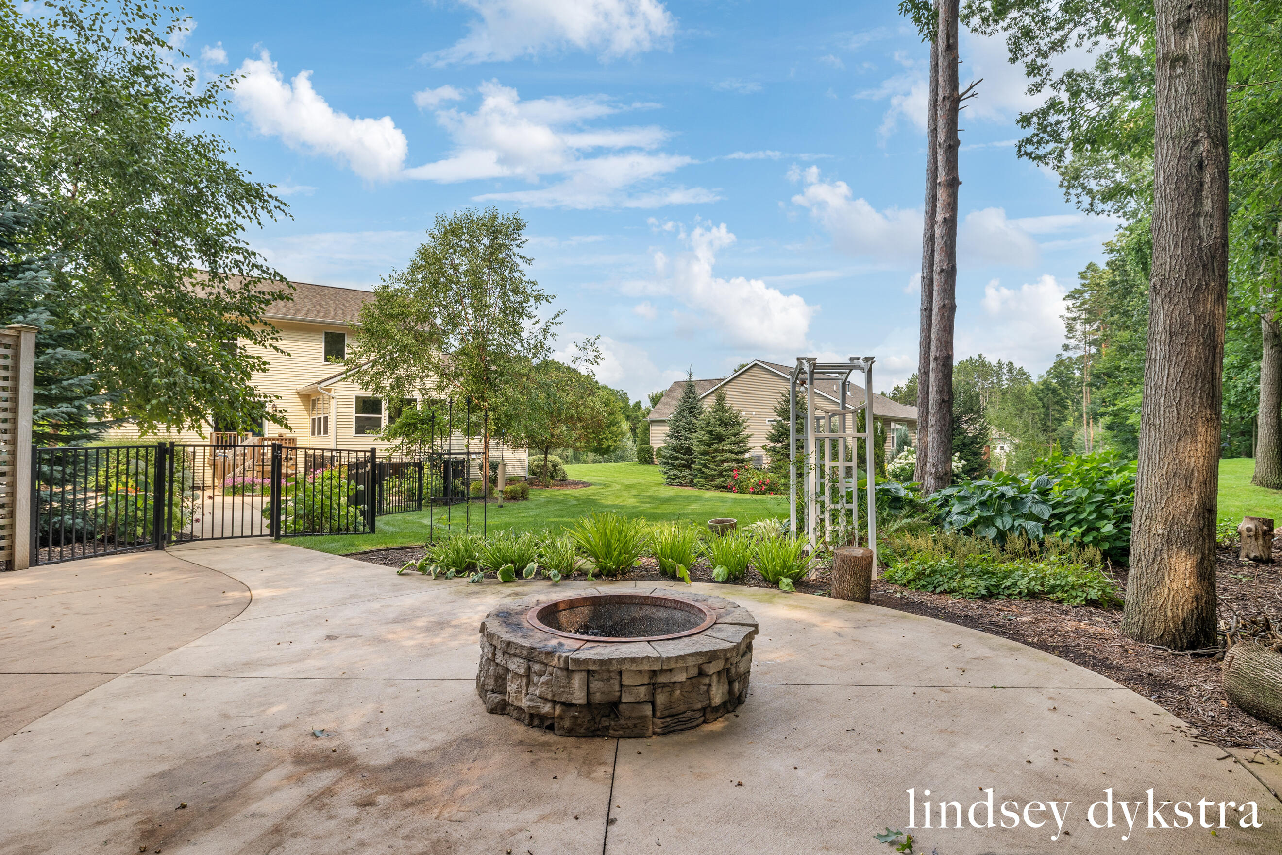 4238 Oak Timbers Drive NE Grand Rapids MI 49525