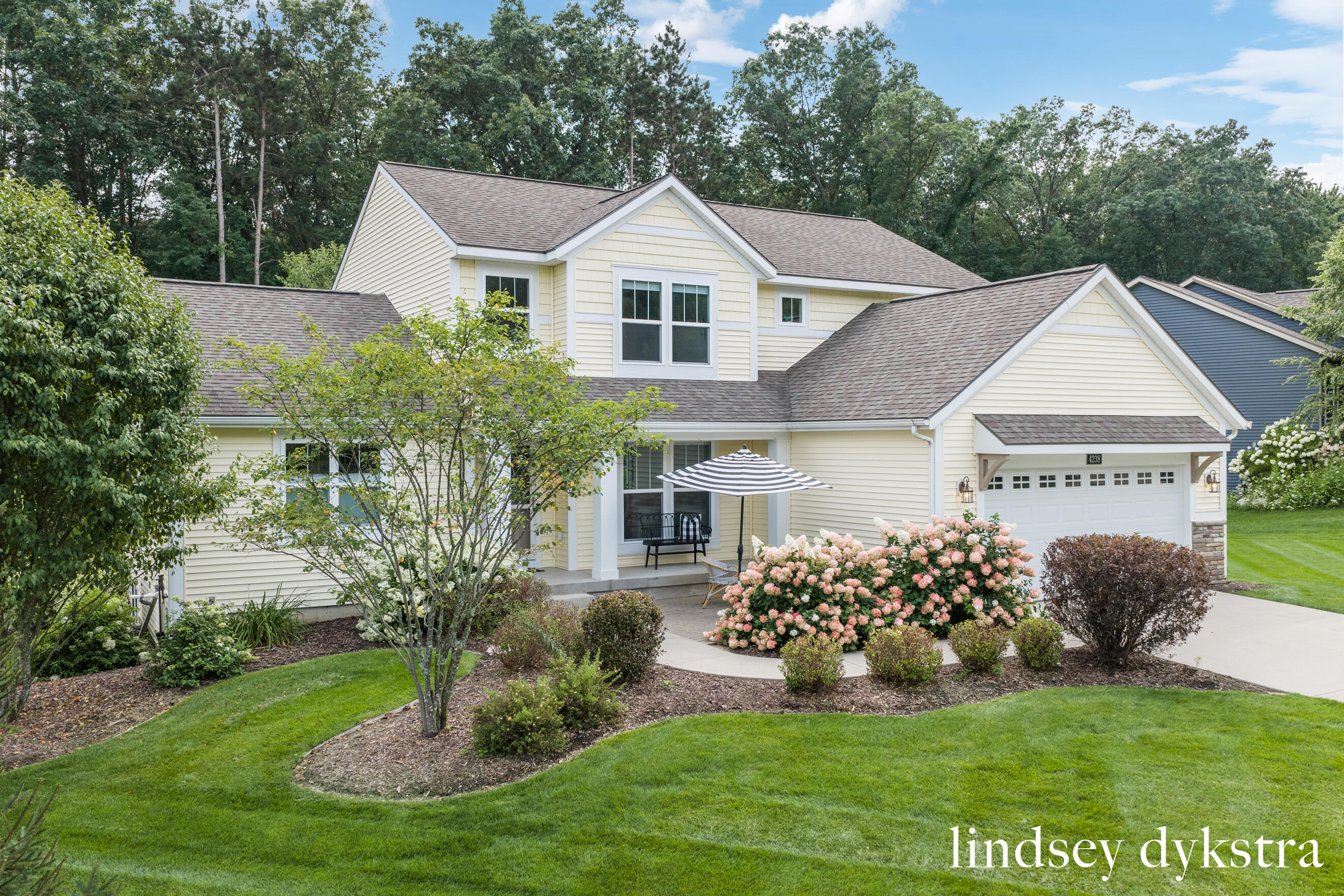 4238 Oak Timbers Drive NE Grand Rapids MI 49525