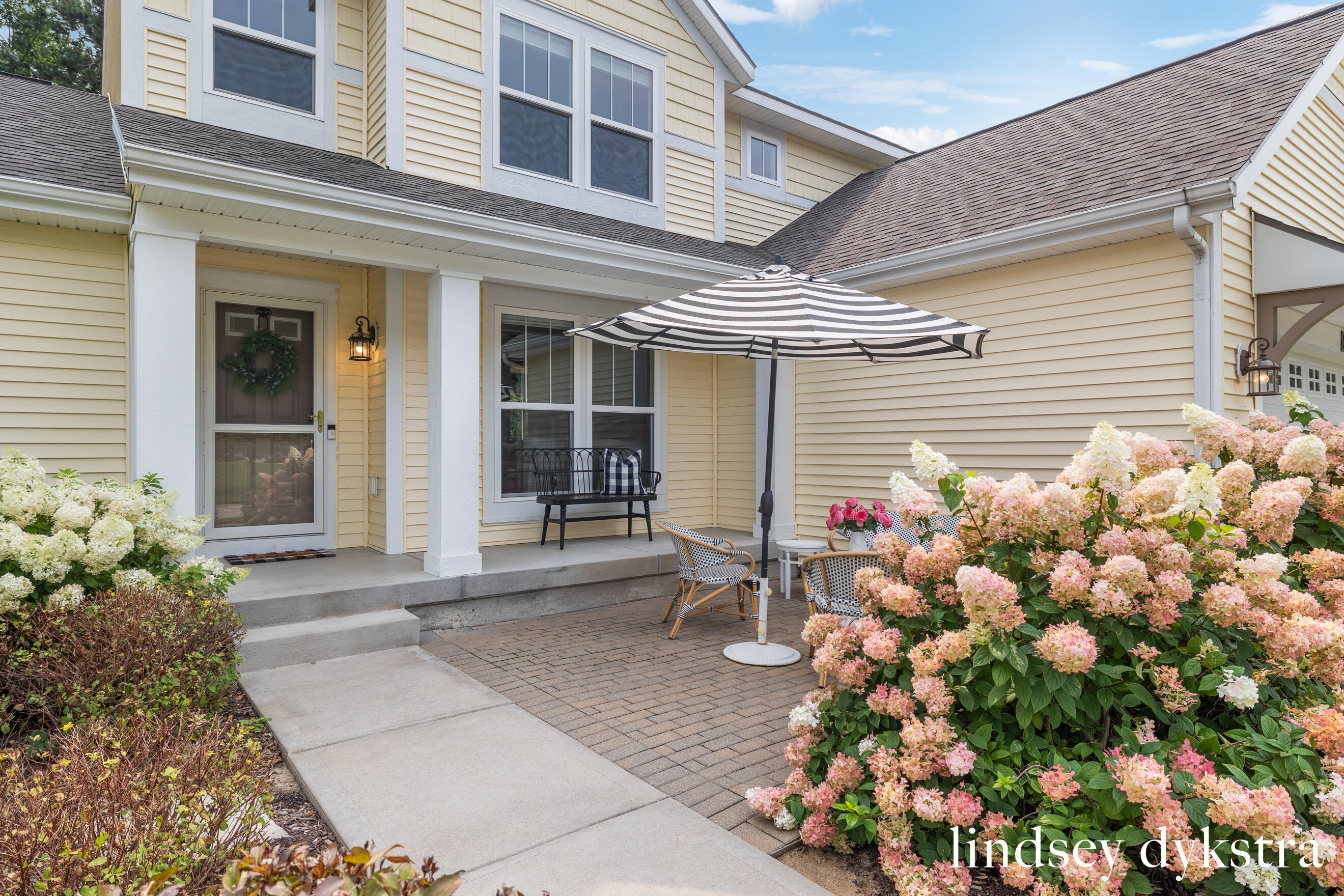 4238 Oak Timbers Drive NE Grand Rapids MI 49525