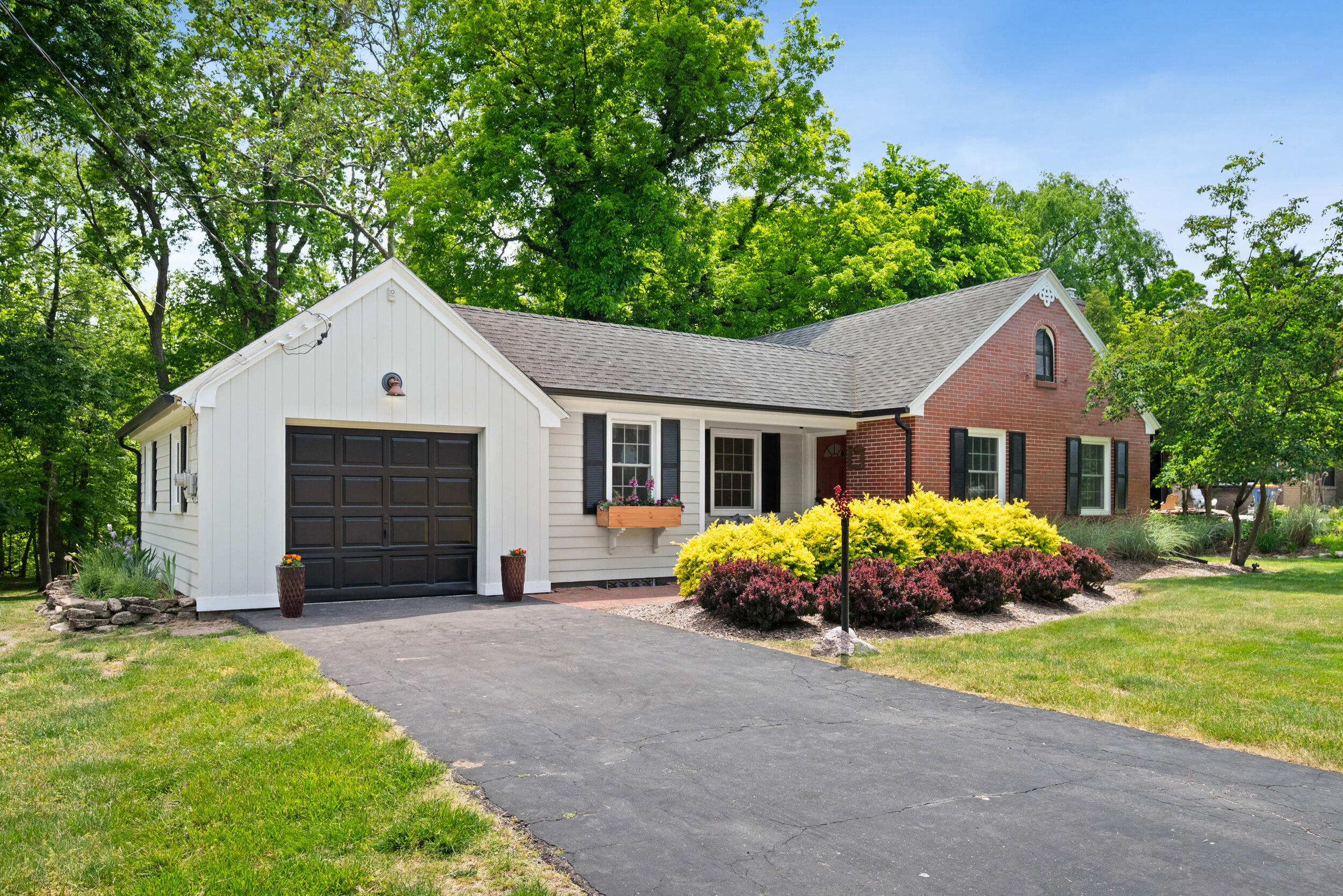 1506 Berkshire Drive SE Grand Rapids MI 49508