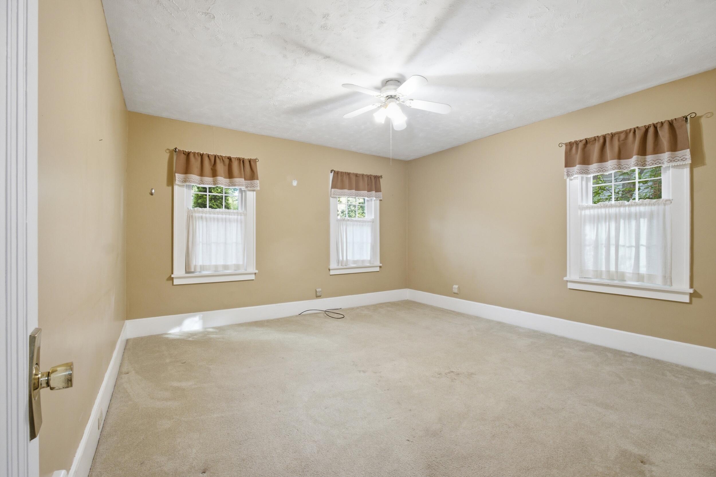 909 Moulton Avenue Muskegon MI 49445