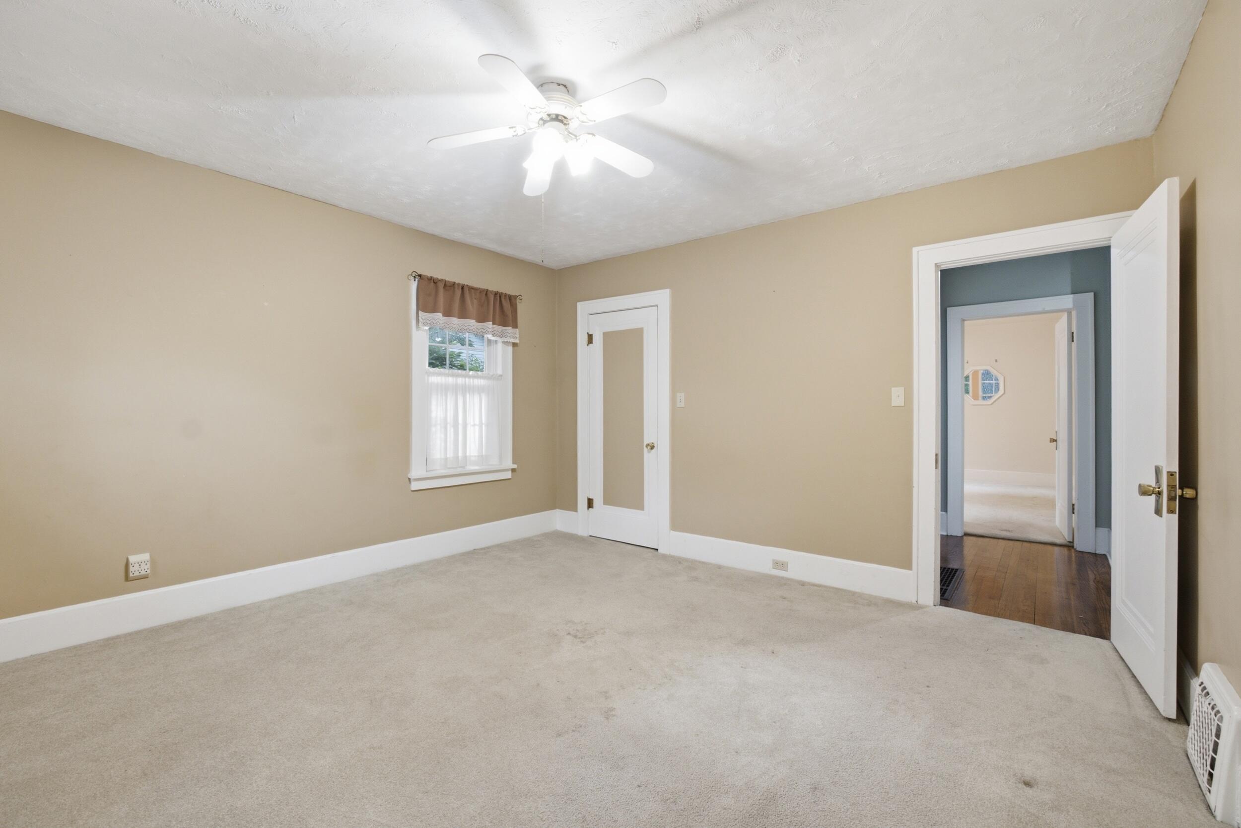 909 Moulton Avenue Muskegon MI 49445