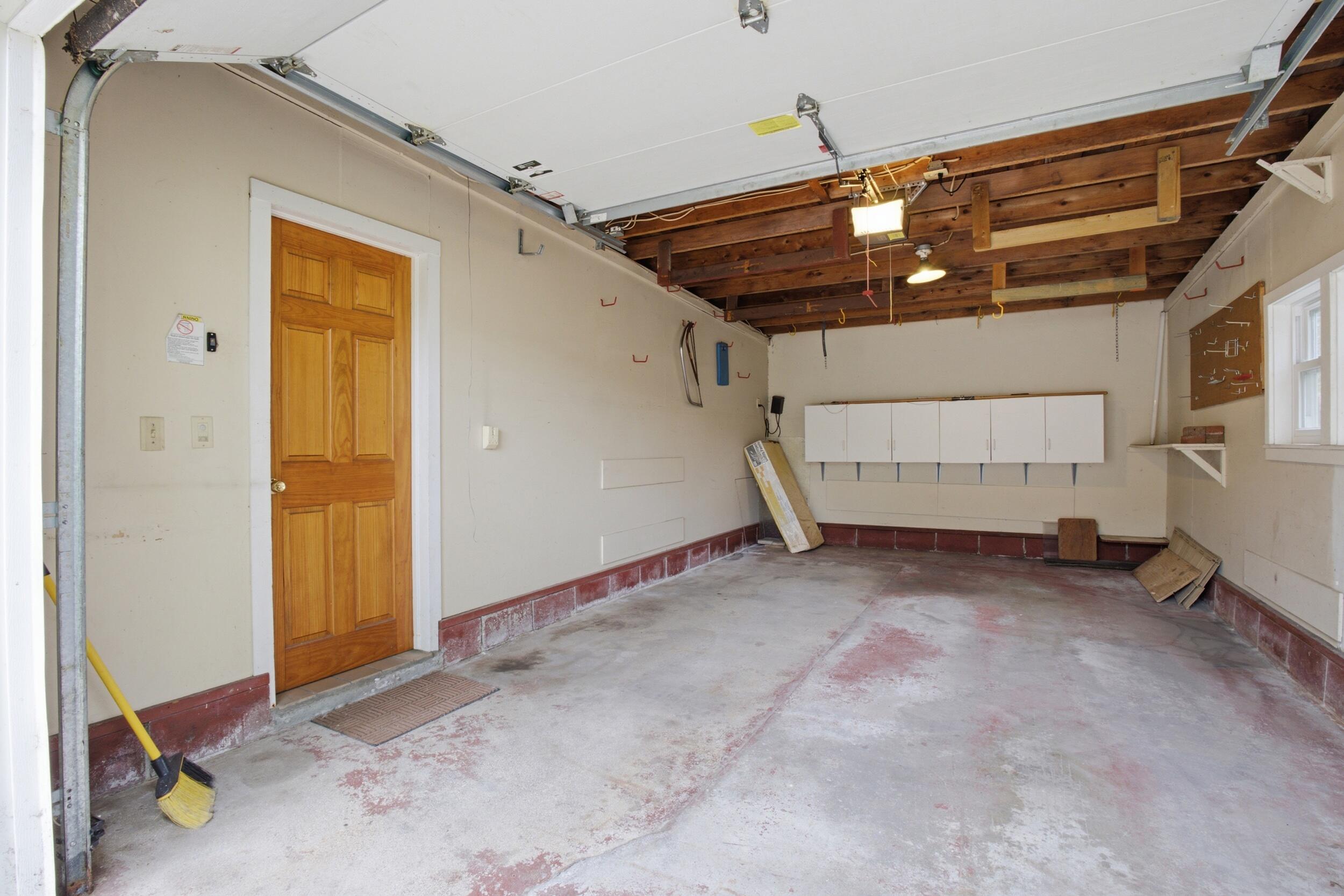 909 Moulton Avenue Muskegon MI 49445