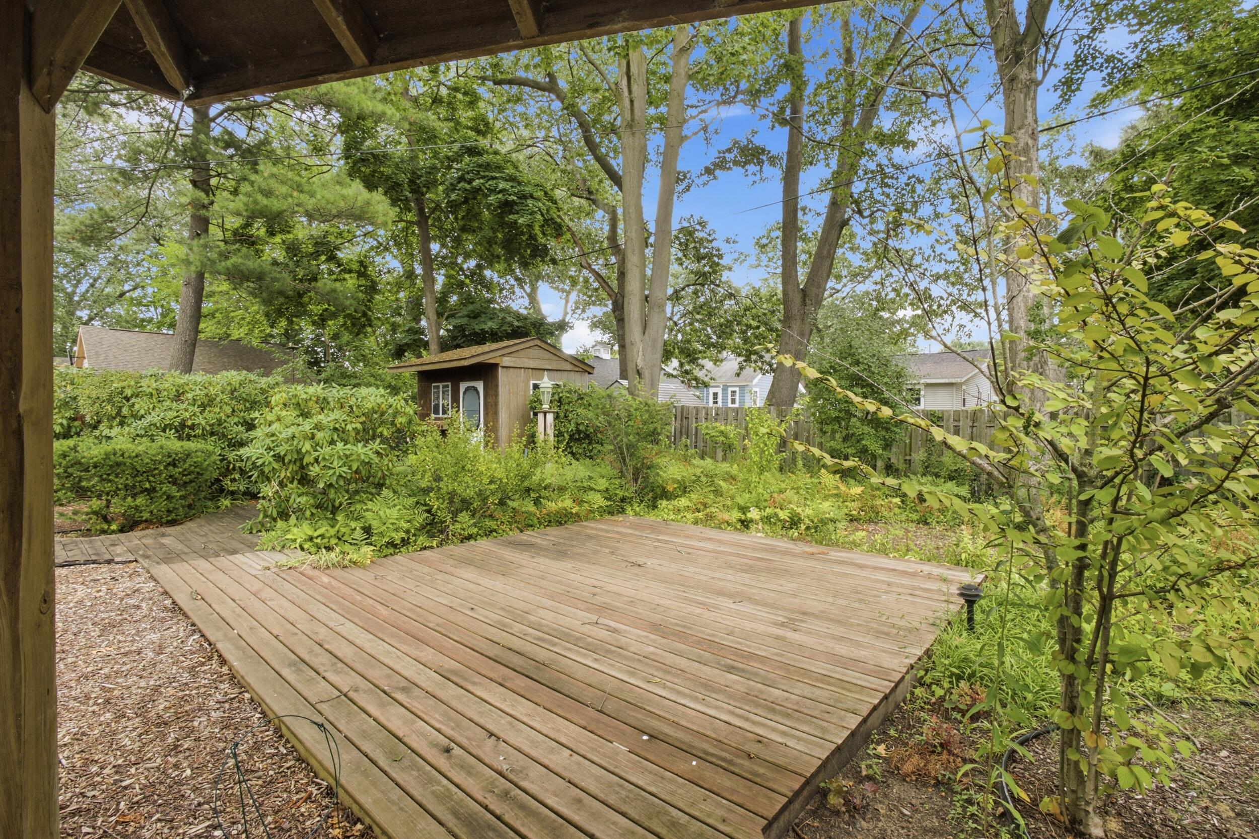 909 Moulton Avenue Muskegon MI 49445