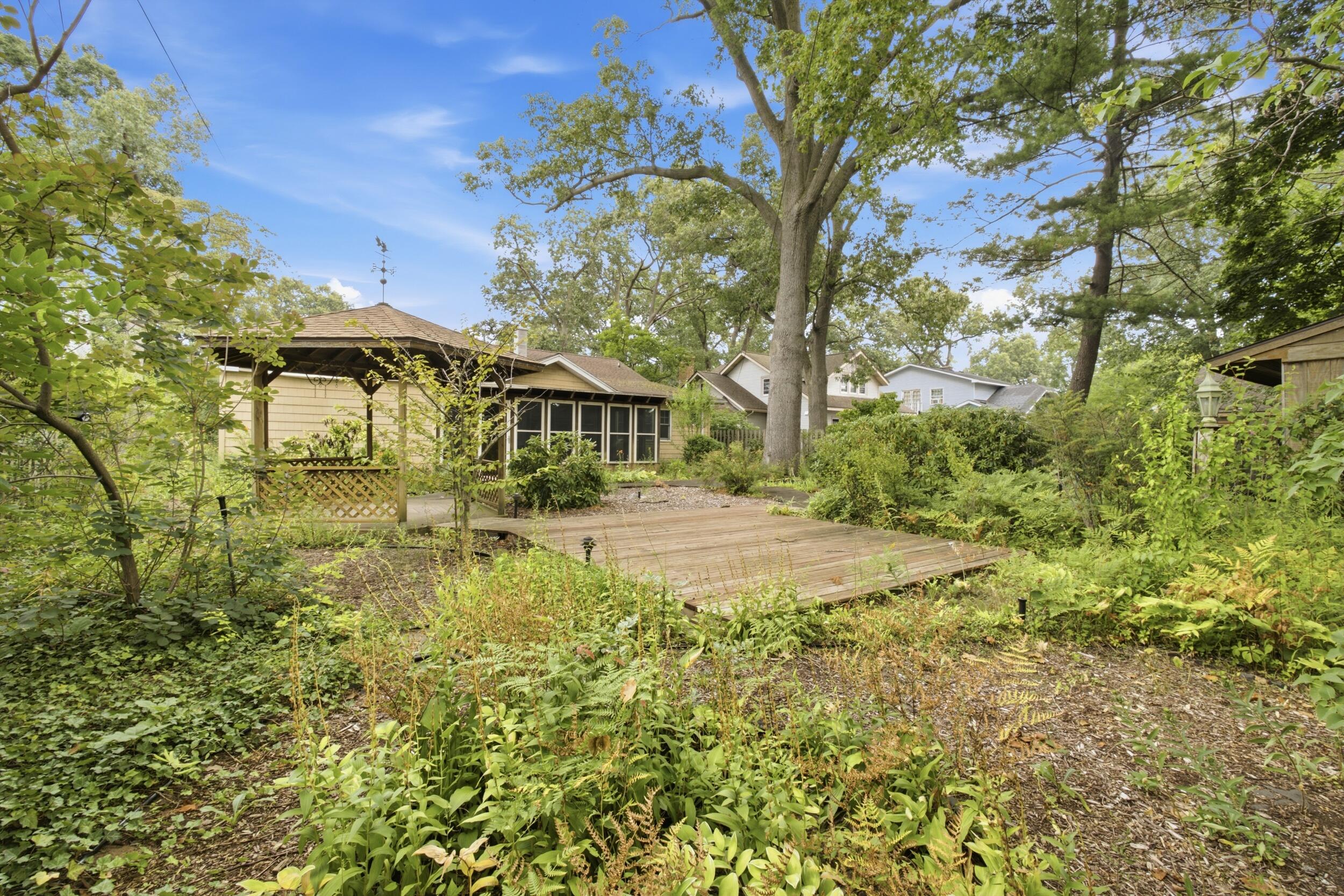 909 Moulton Avenue Muskegon MI 49445