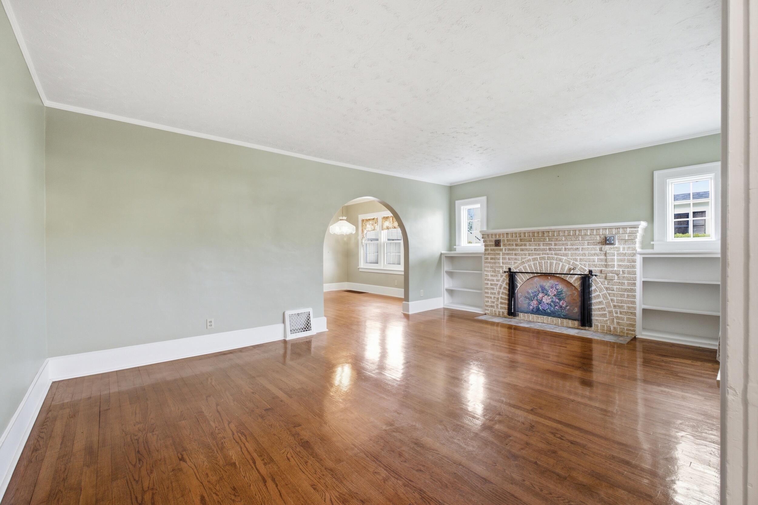 909 Moulton Avenue Muskegon MI 49445
