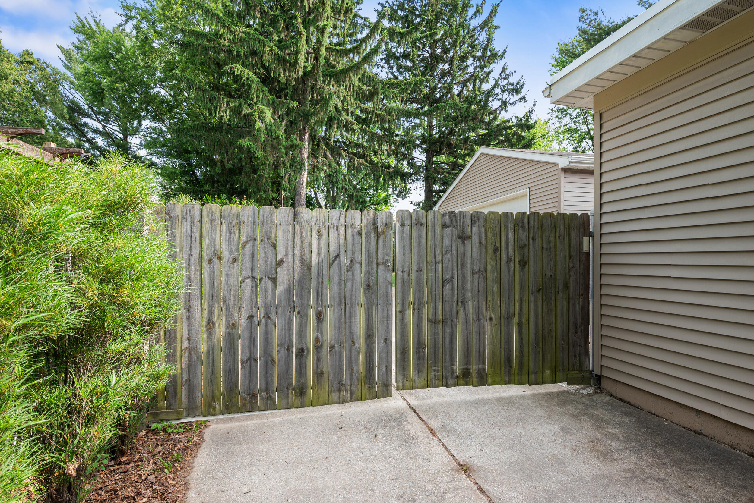 2053 Seventh Street NW Grand Rapids MI 49504