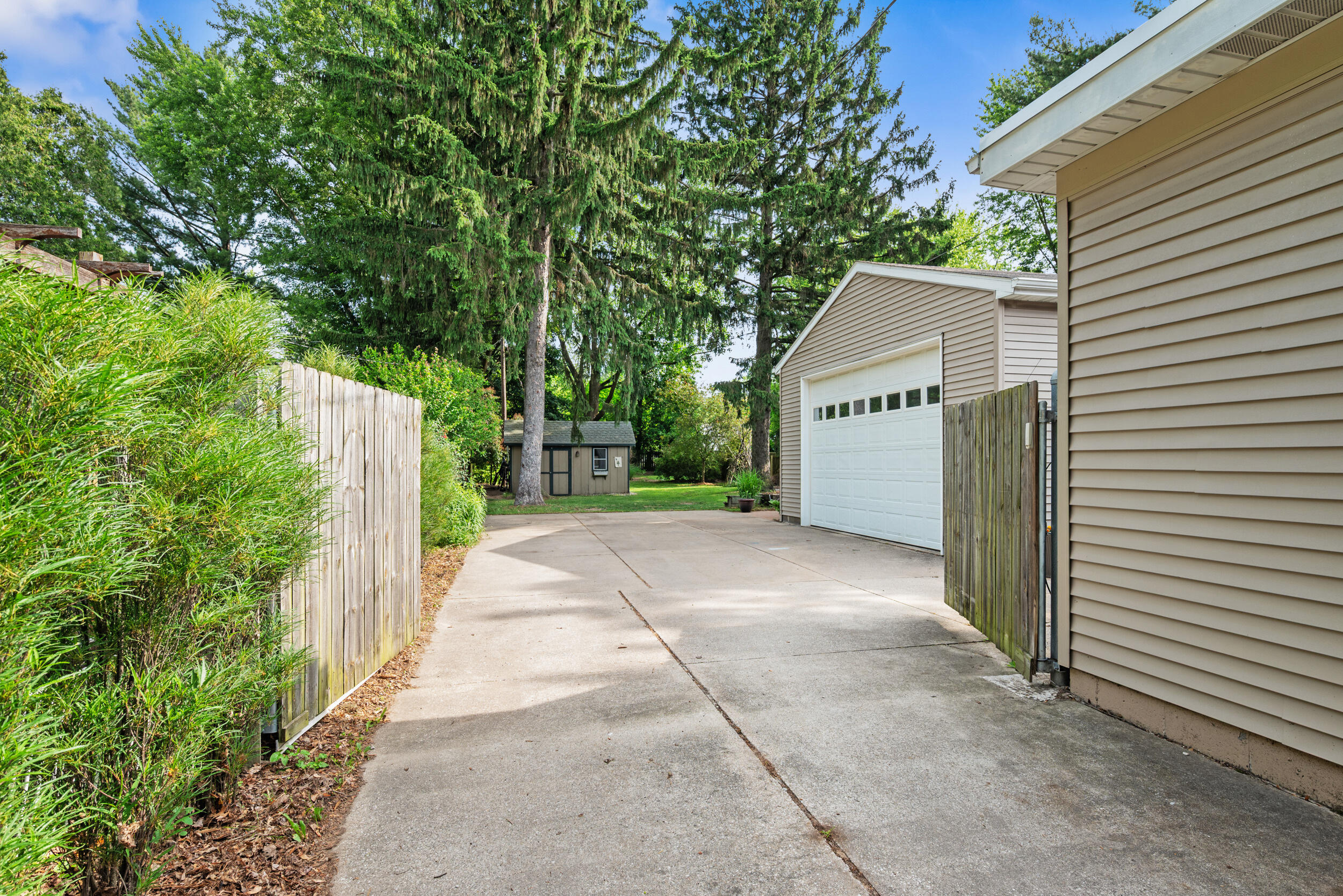2053 Seventh Street NW Grand Rapids MI 49504