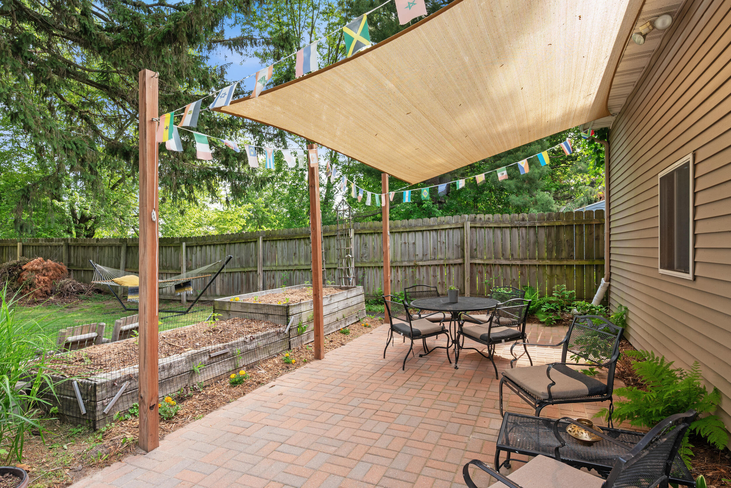 2053 Seventh Street NW Grand Rapids MI 49504