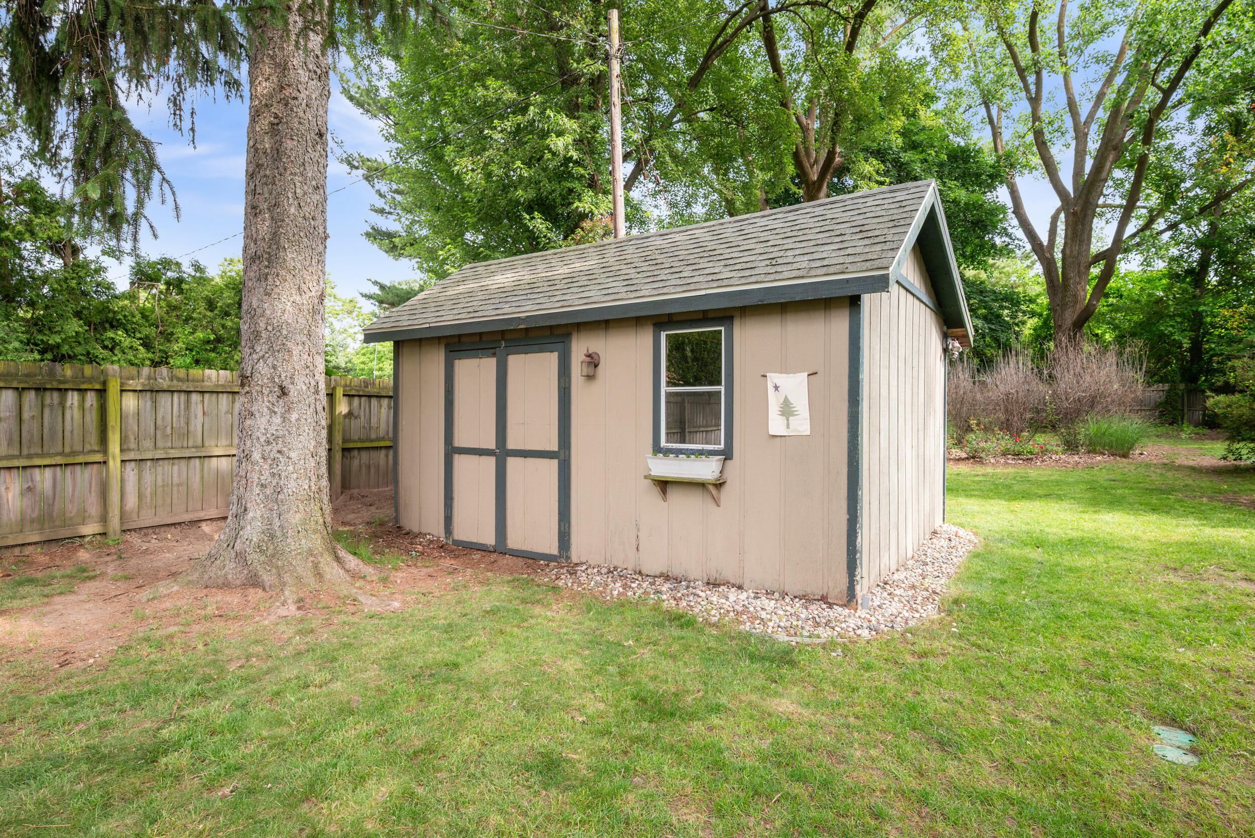 2053 Seventh Street NW Grand Rapids MI 49504