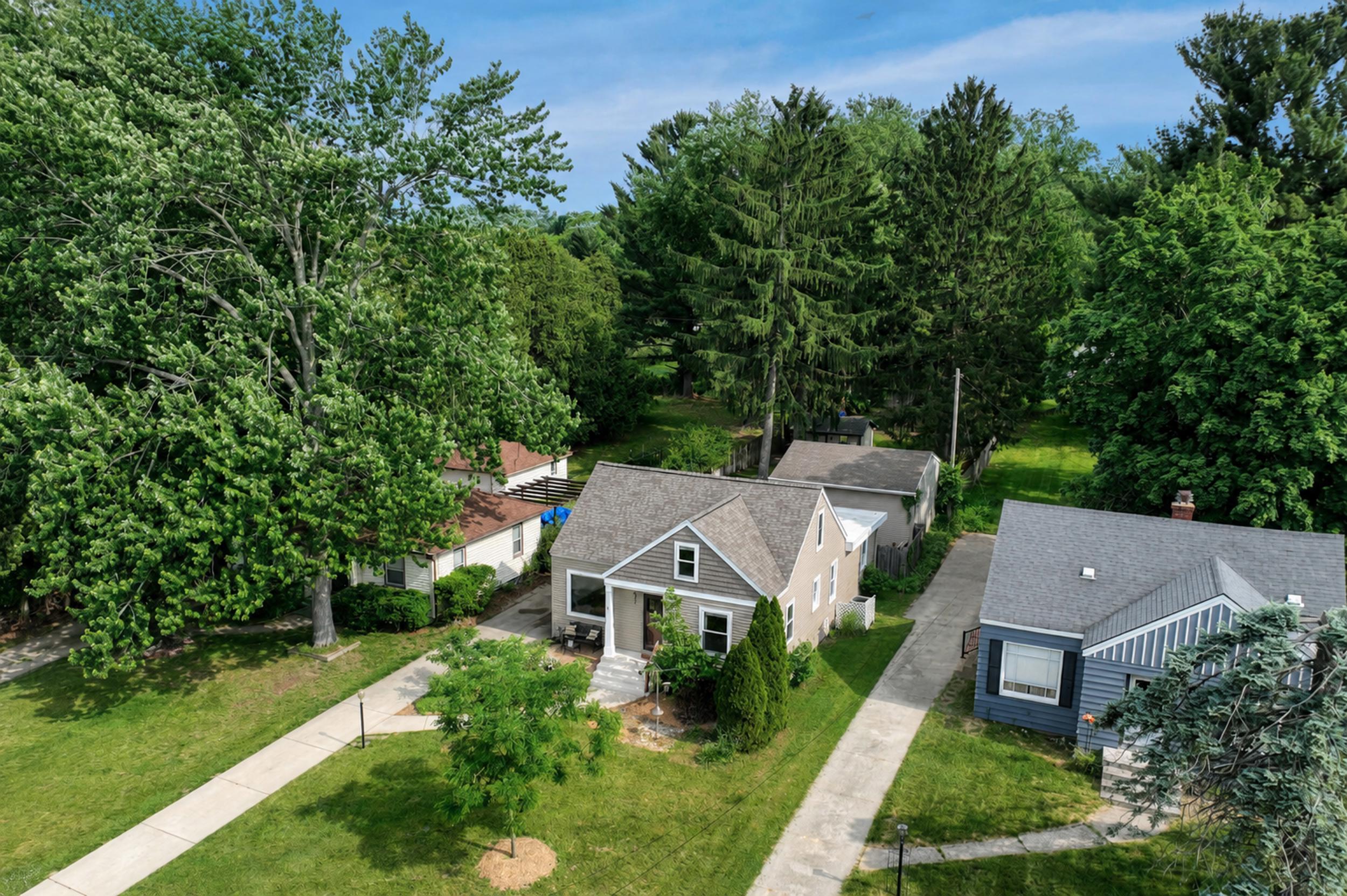 2053 Seventh Street NW Grand Rapids MI 49504