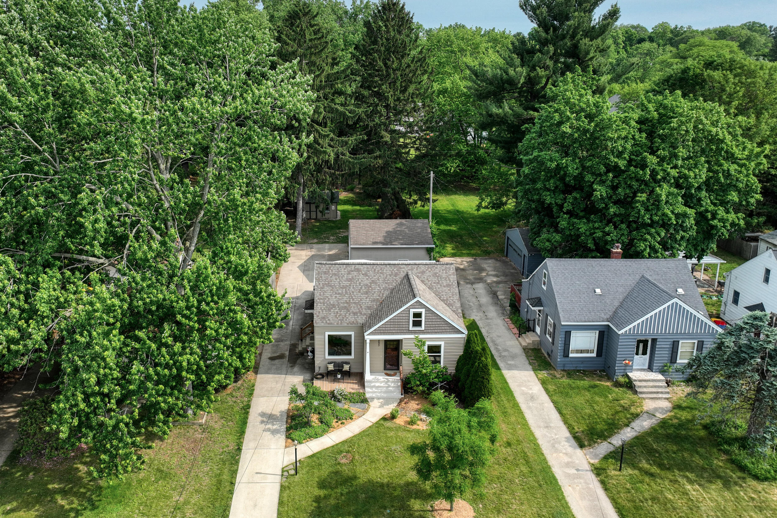 2053 Seventh Street NW Grand Rapids MI 49504