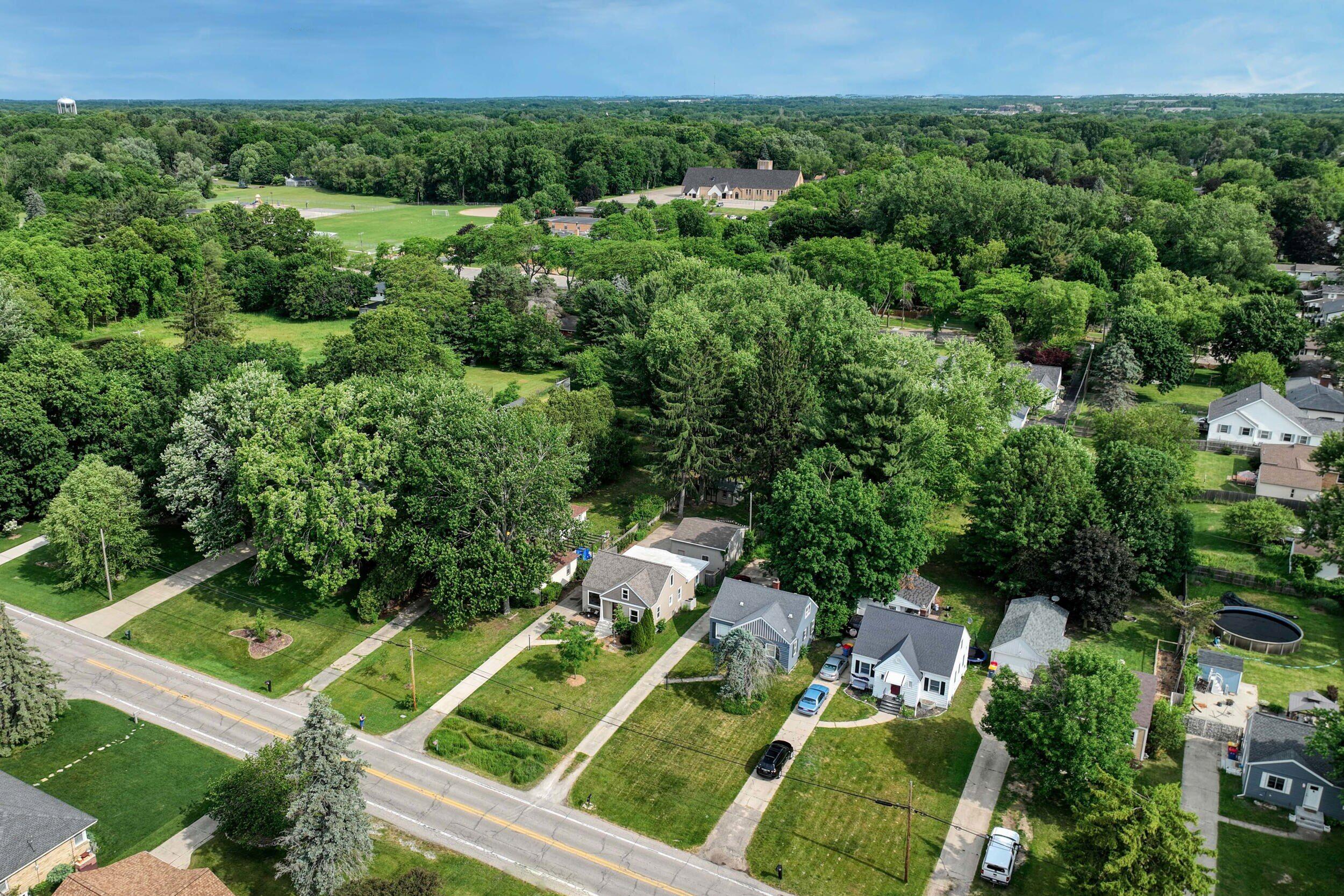 2053 Seventh Street NW Grand Rapids MI 49504
