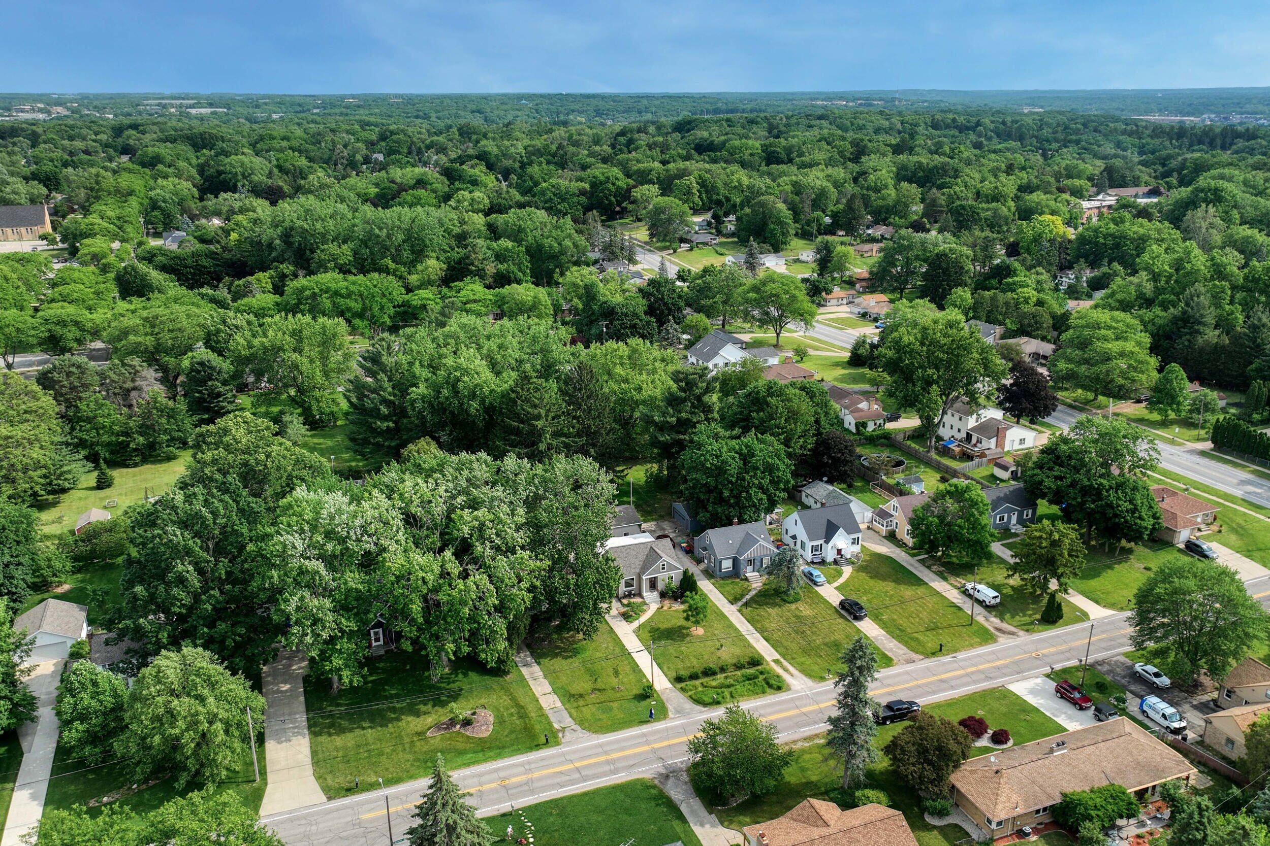2053 Seventh Street NW Grand Rapids MI 49504