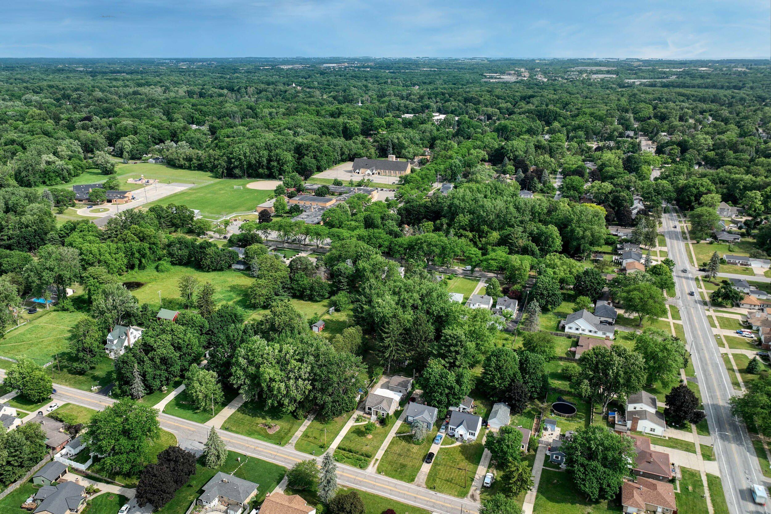 2053 Seventh Street NW Grand Rapids MI 49504
