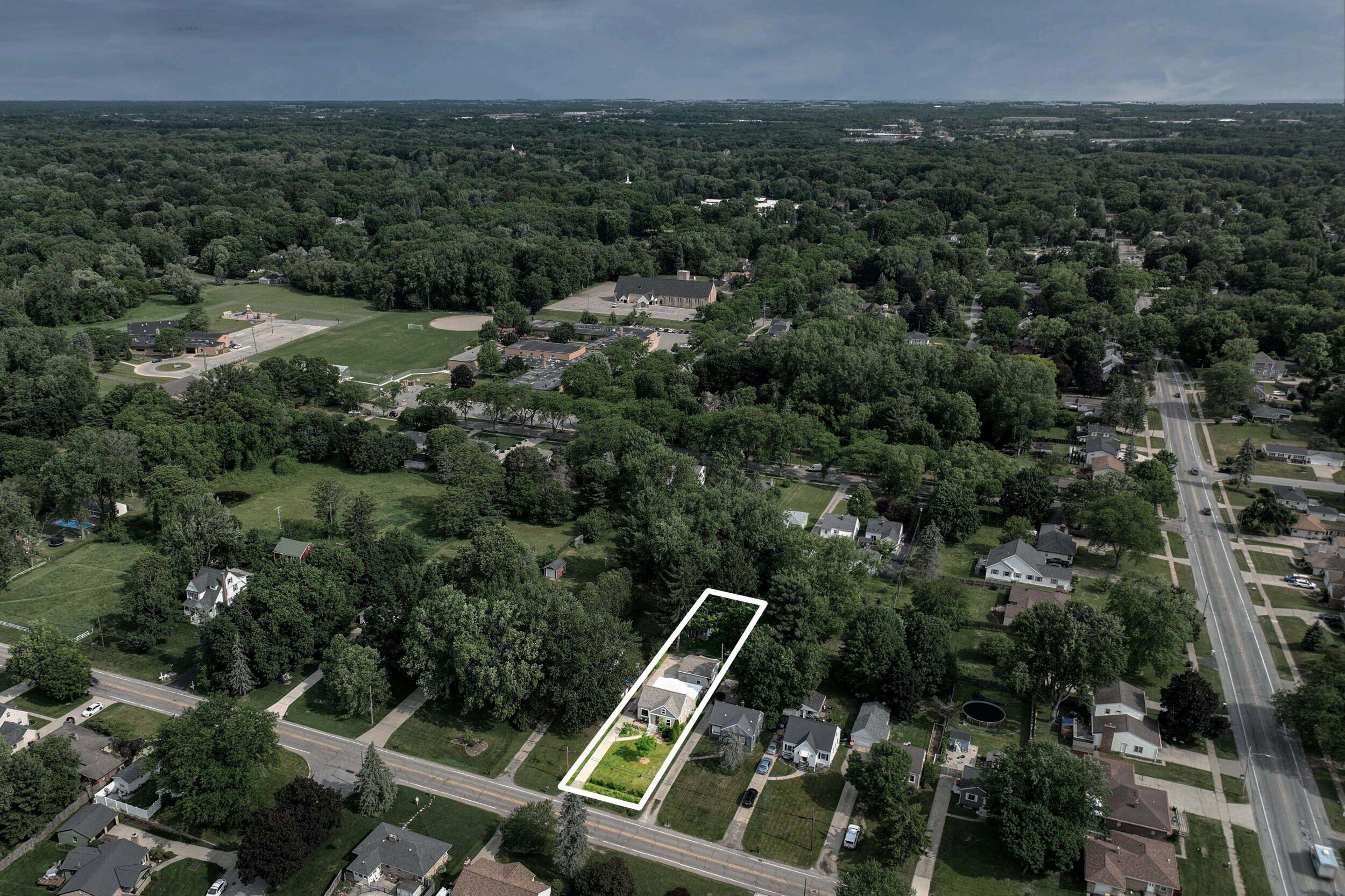 2053 Seventh Street NW Grand Rapids MI 49504