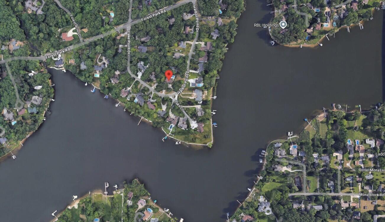 1160 Harbor Point Drive Muskegon MI 49441