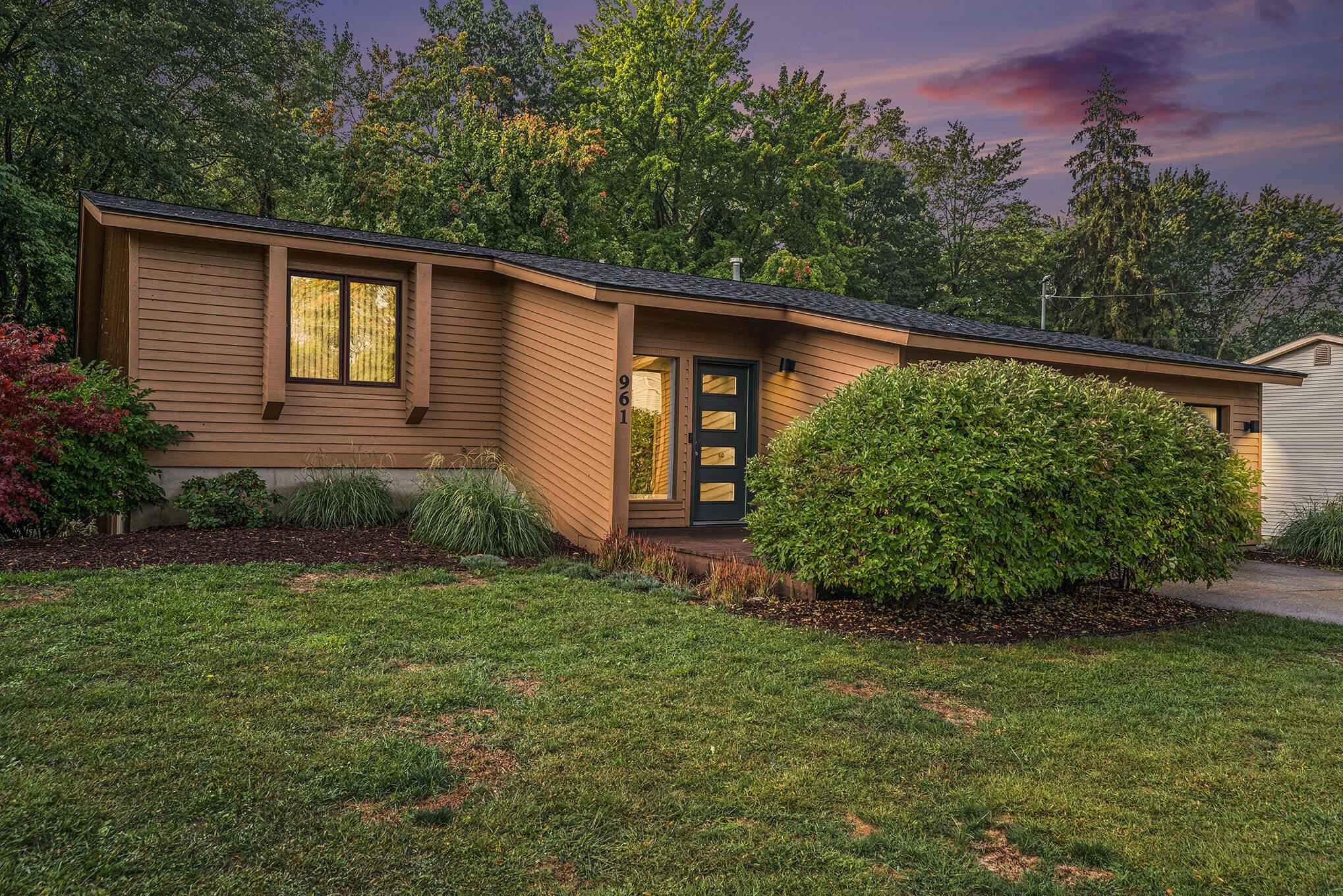 961 Shadybrook Drive Holland MI 49424