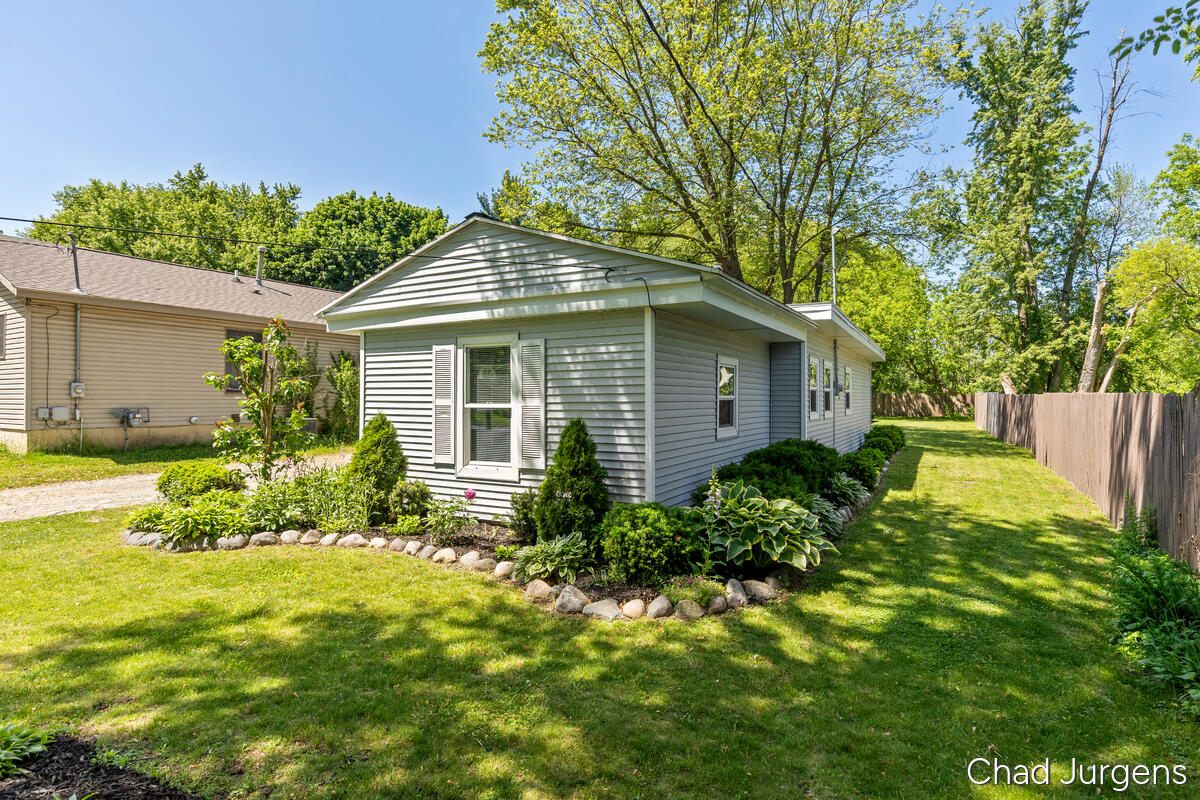 841 Harding Street NW Grand Rapids MI 49544
