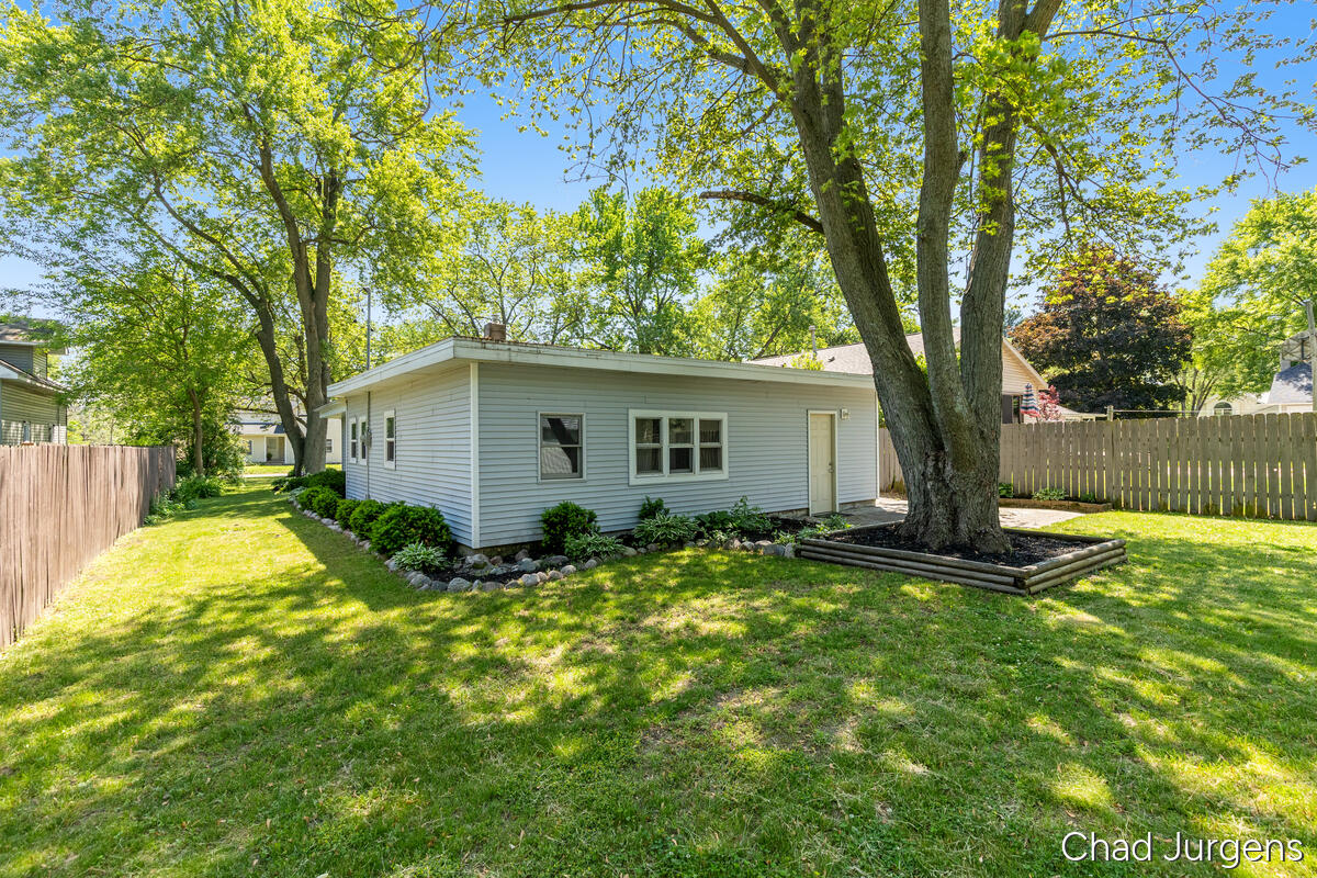 841 Harding Street NW Grand Rapids MI 49544