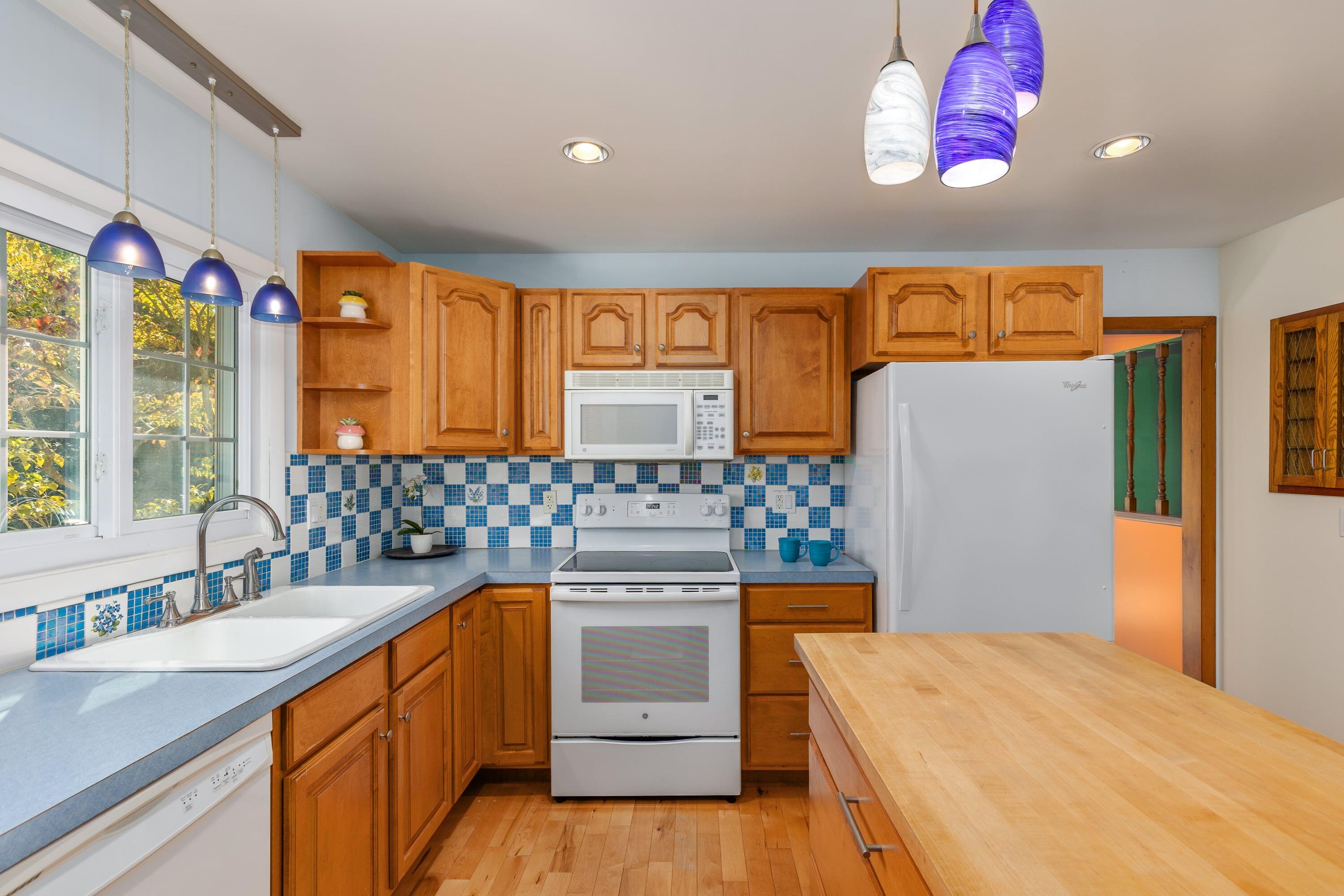 8580 Young Avenue NE Rockford MI 49341