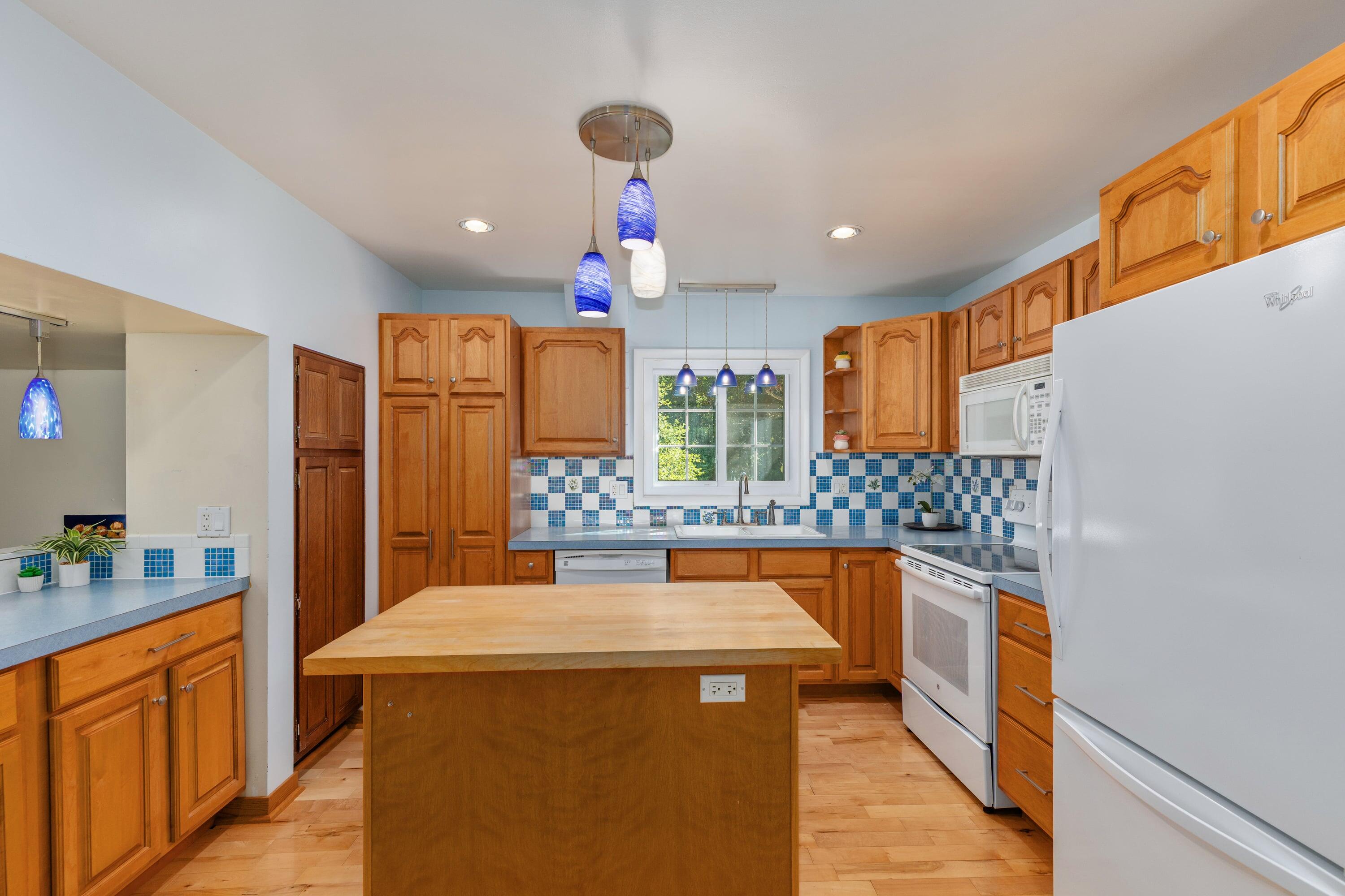 8580 Young Avenue NE Rockford MI 49341