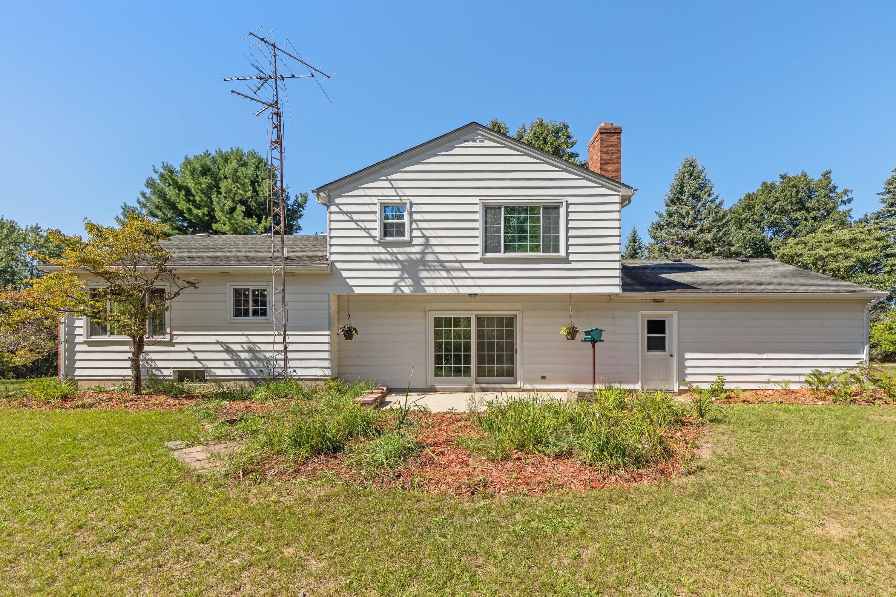 8580 Young Avenue NE Rockford MI 49341