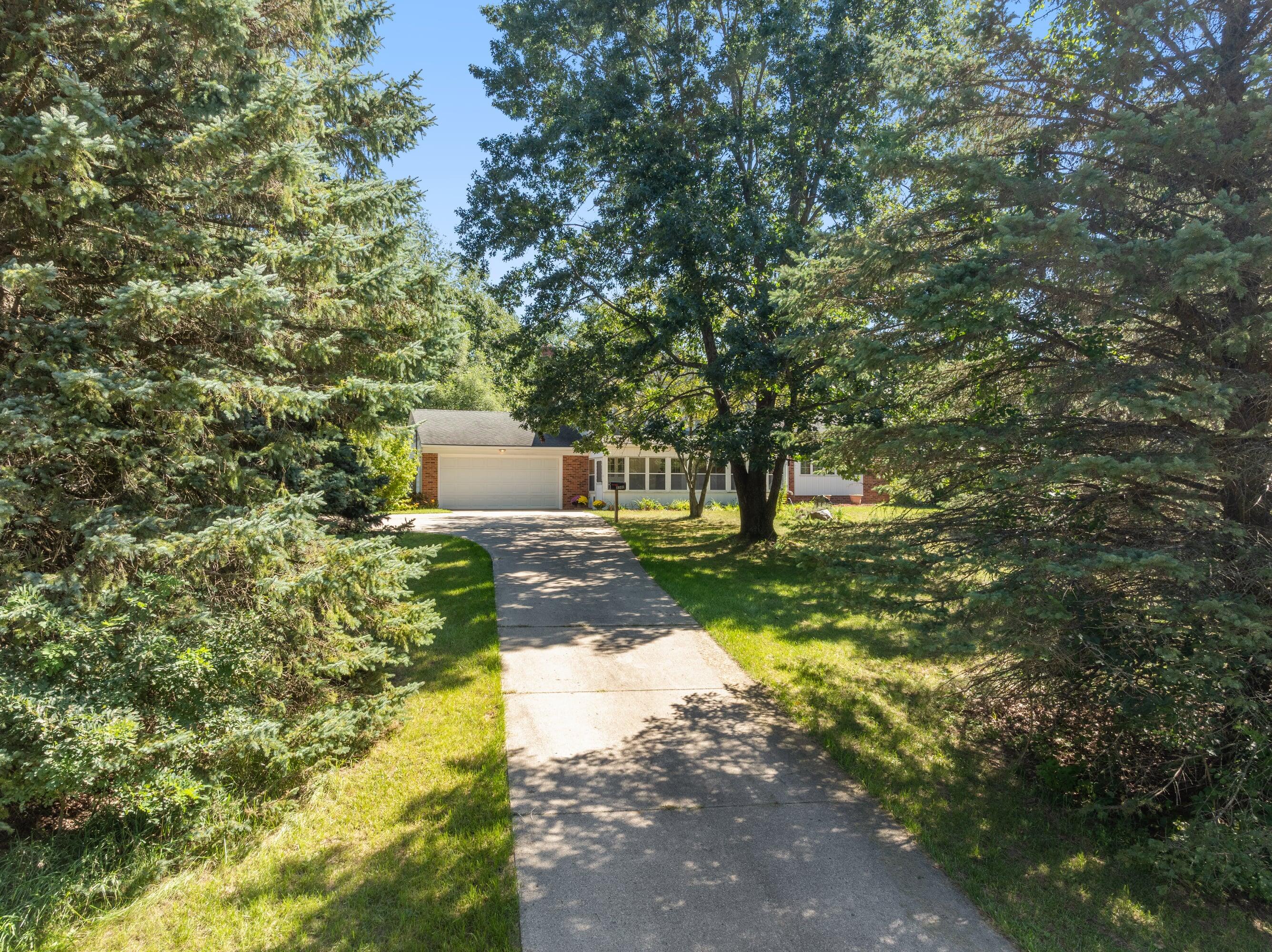 8580 Young Avenue NE Rockford MI 49341