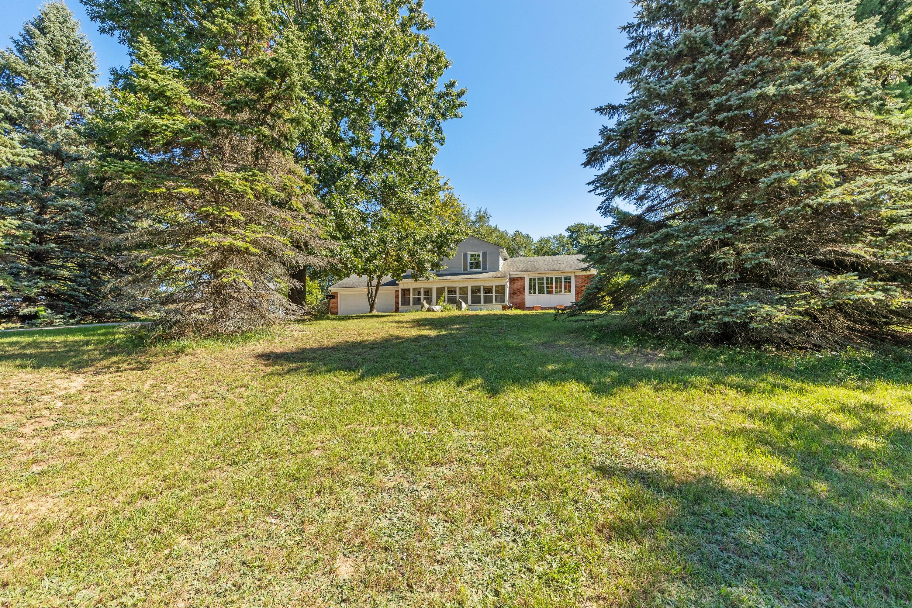 8580 Young Avenue NE Rockford MI 49341