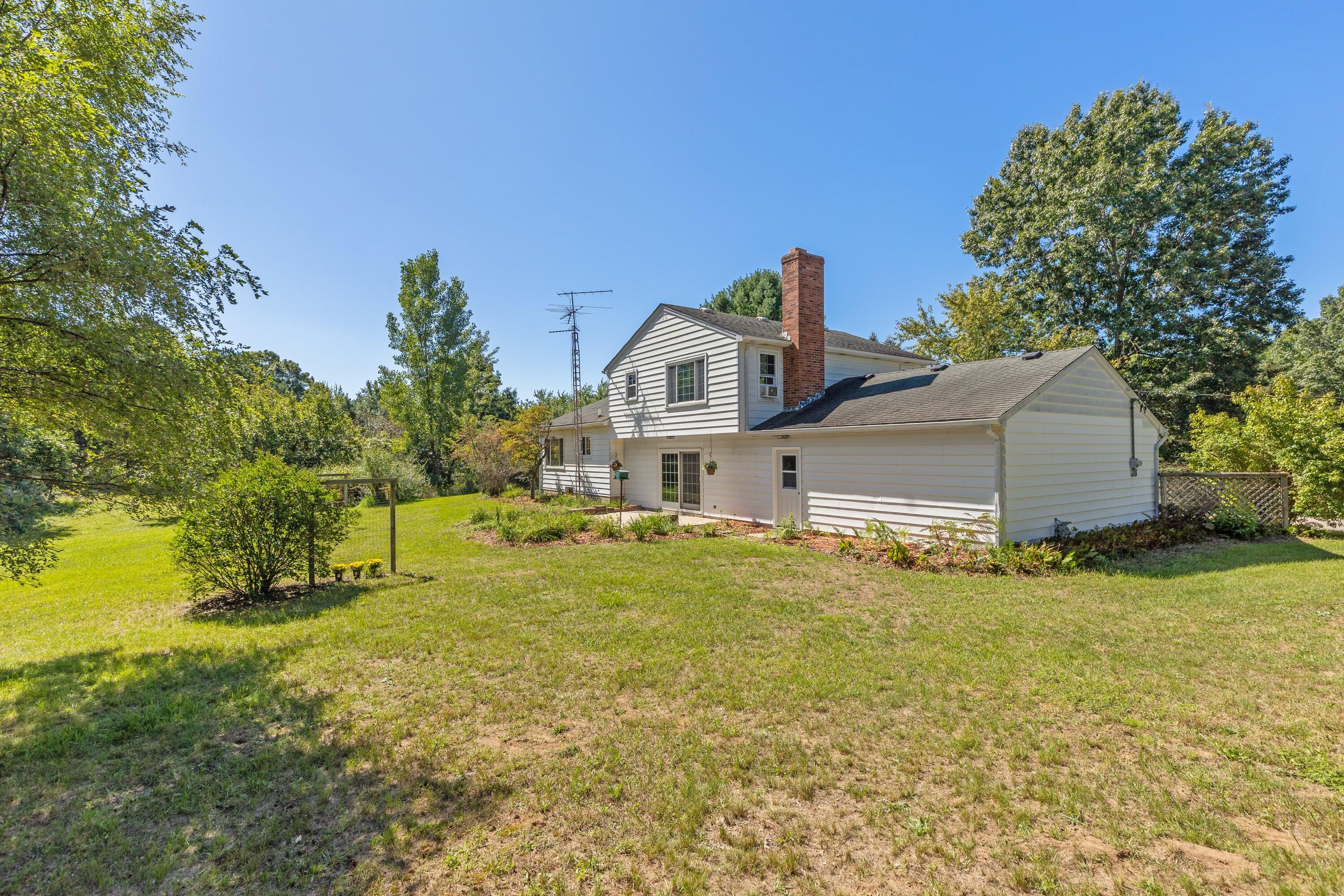 8580 Young Avenue NE Rockford MI 49341
