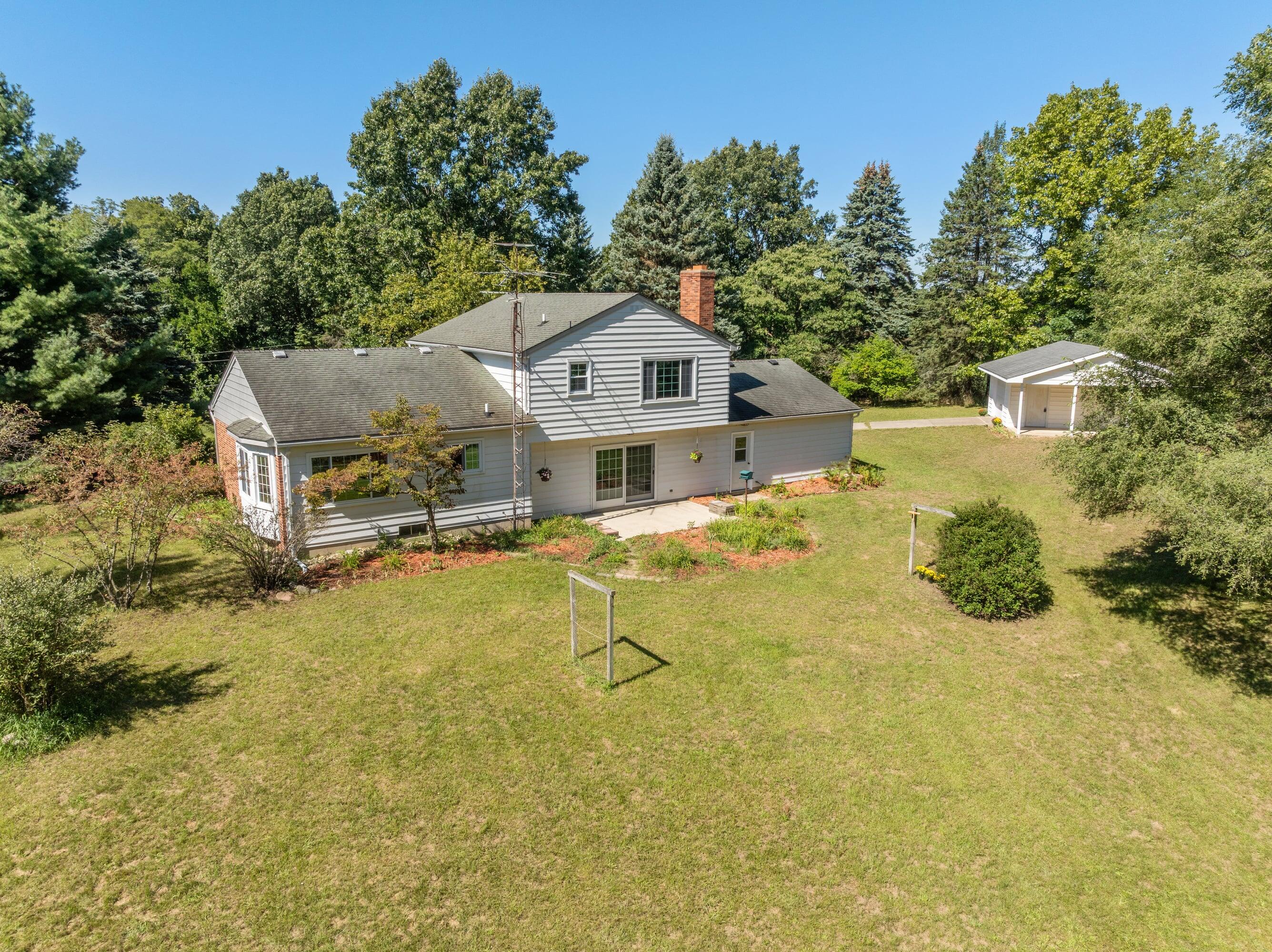 8580 Young Avenue NE Rockford MI 49341