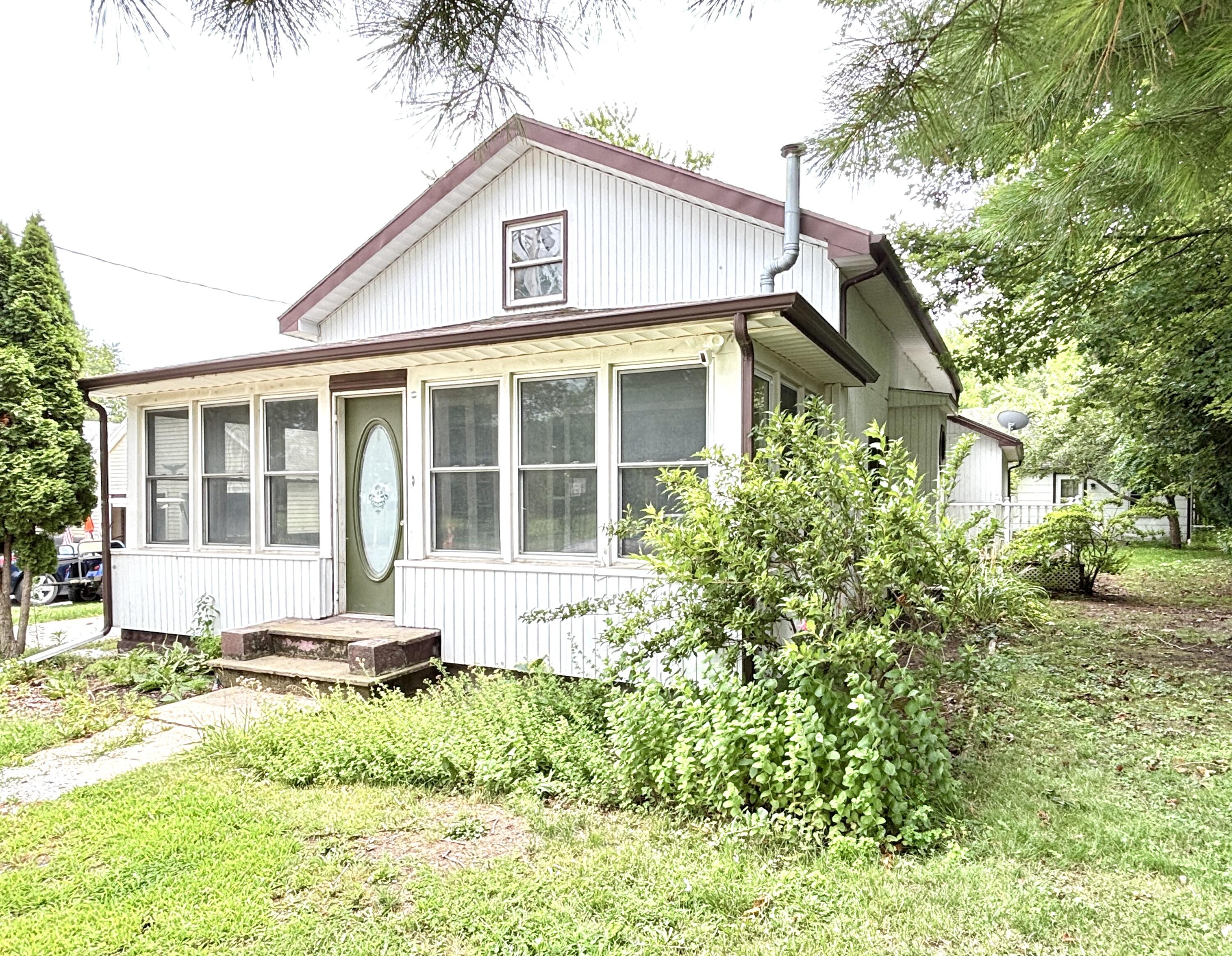 210 E Ash Street Three Oaks MI 49128
