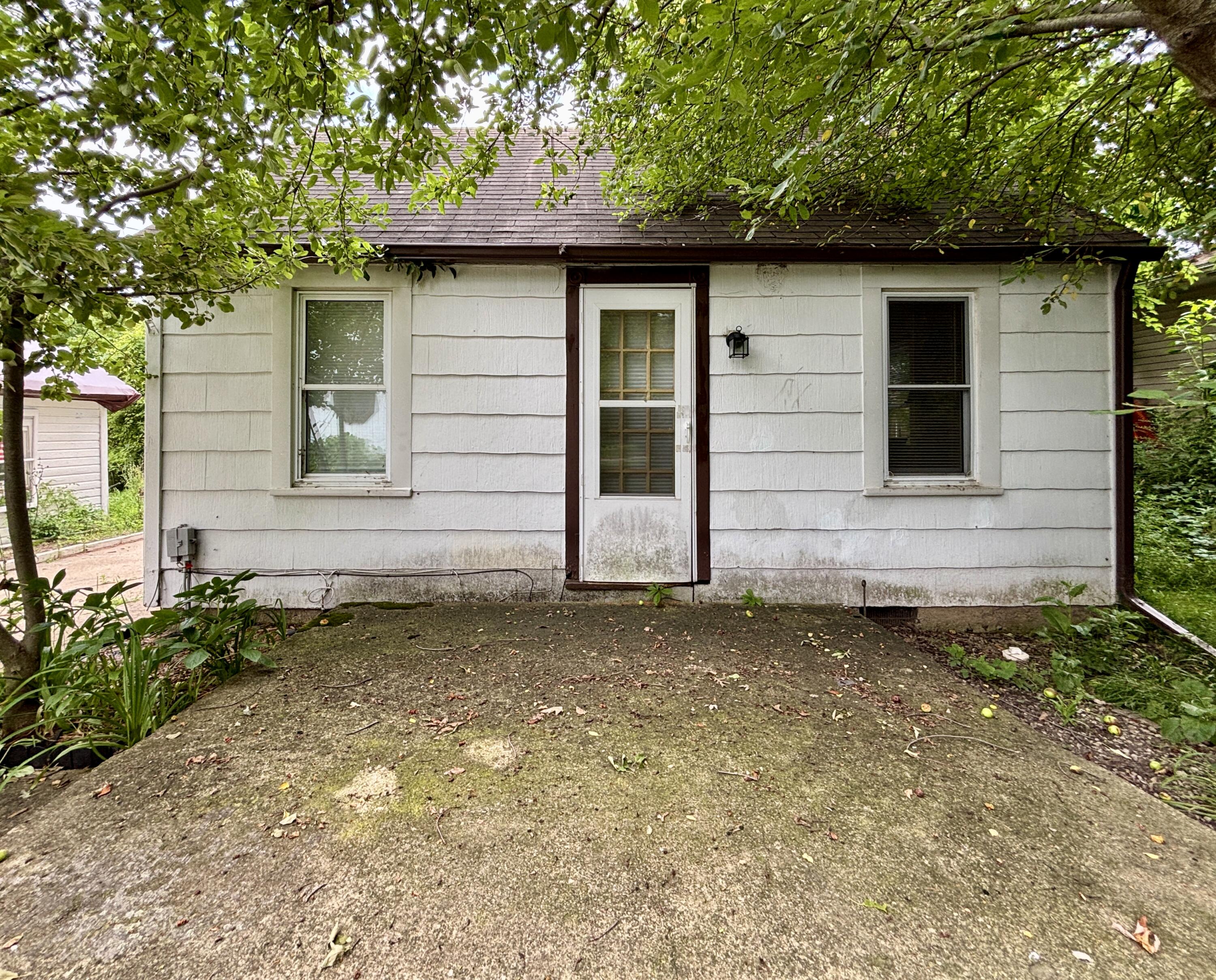 210 E Ash Street Three Oaks MI 49128