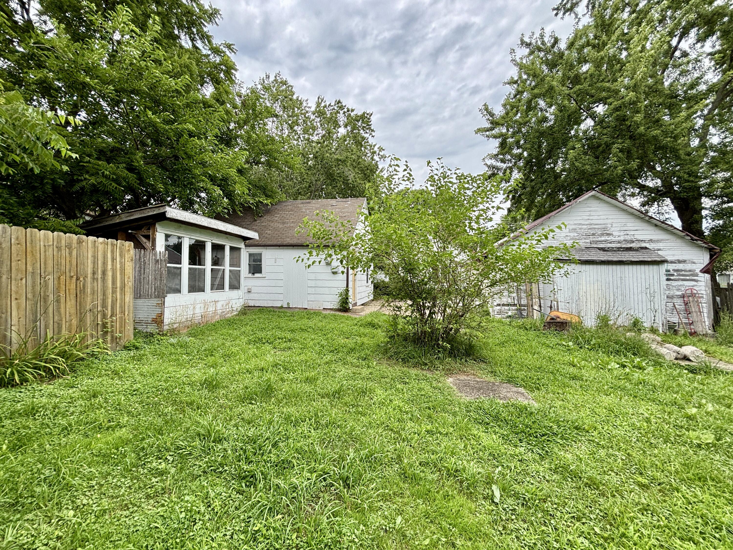 210 E Ash Street Three Oaks MI 49128