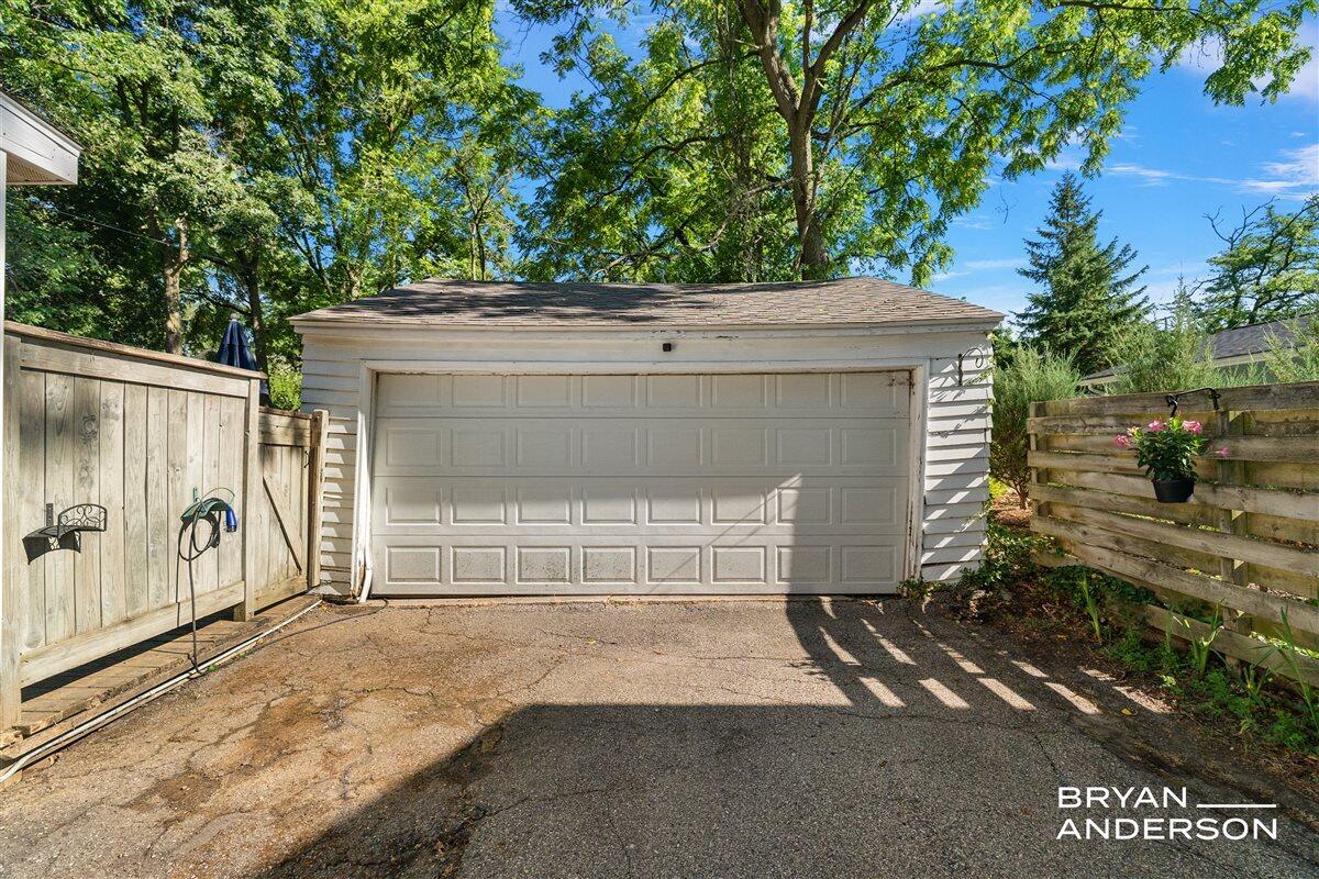 2221 El Dorado Drive SE Grand Rapids MI 49506