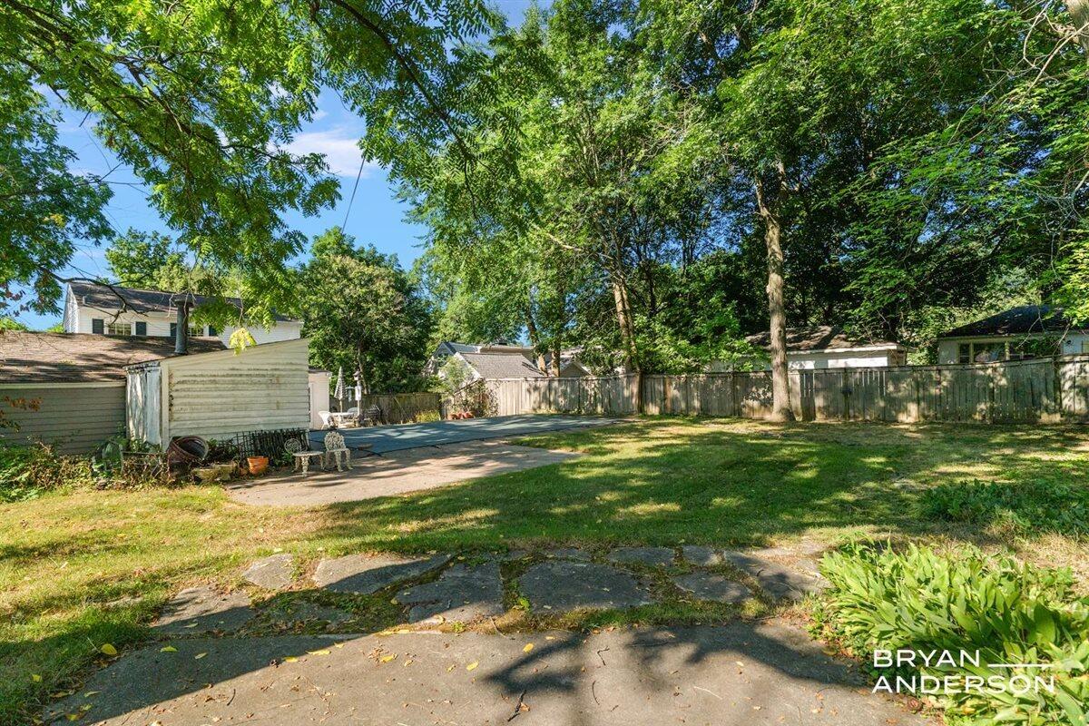 2221 El Dorado Drive SE Grand Rapids MI 49506
