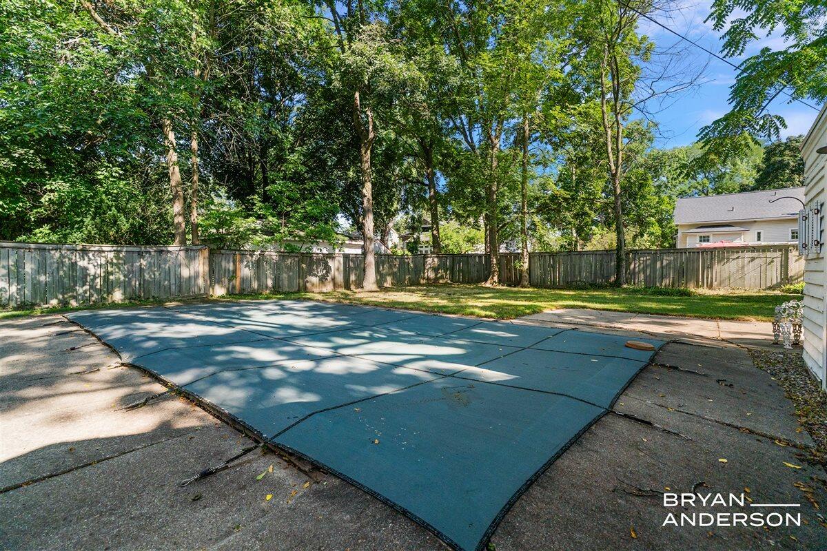 2221 El Dorado Drive SE Grand Rapids MI 49506