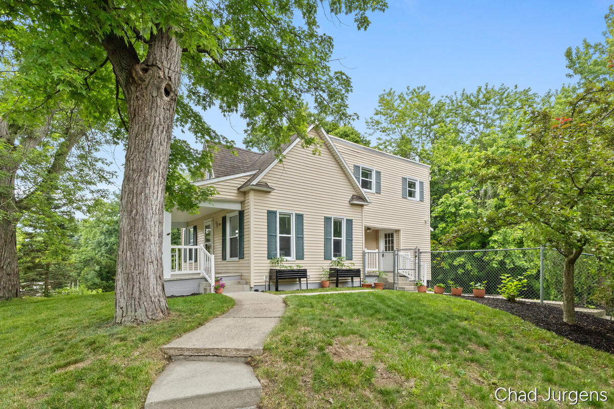 931 4 Mile Road NE Grand Rapids MI 49525
