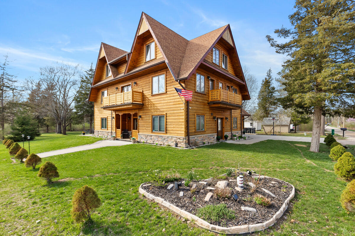 79 Pershing Street South Haven MI 49090