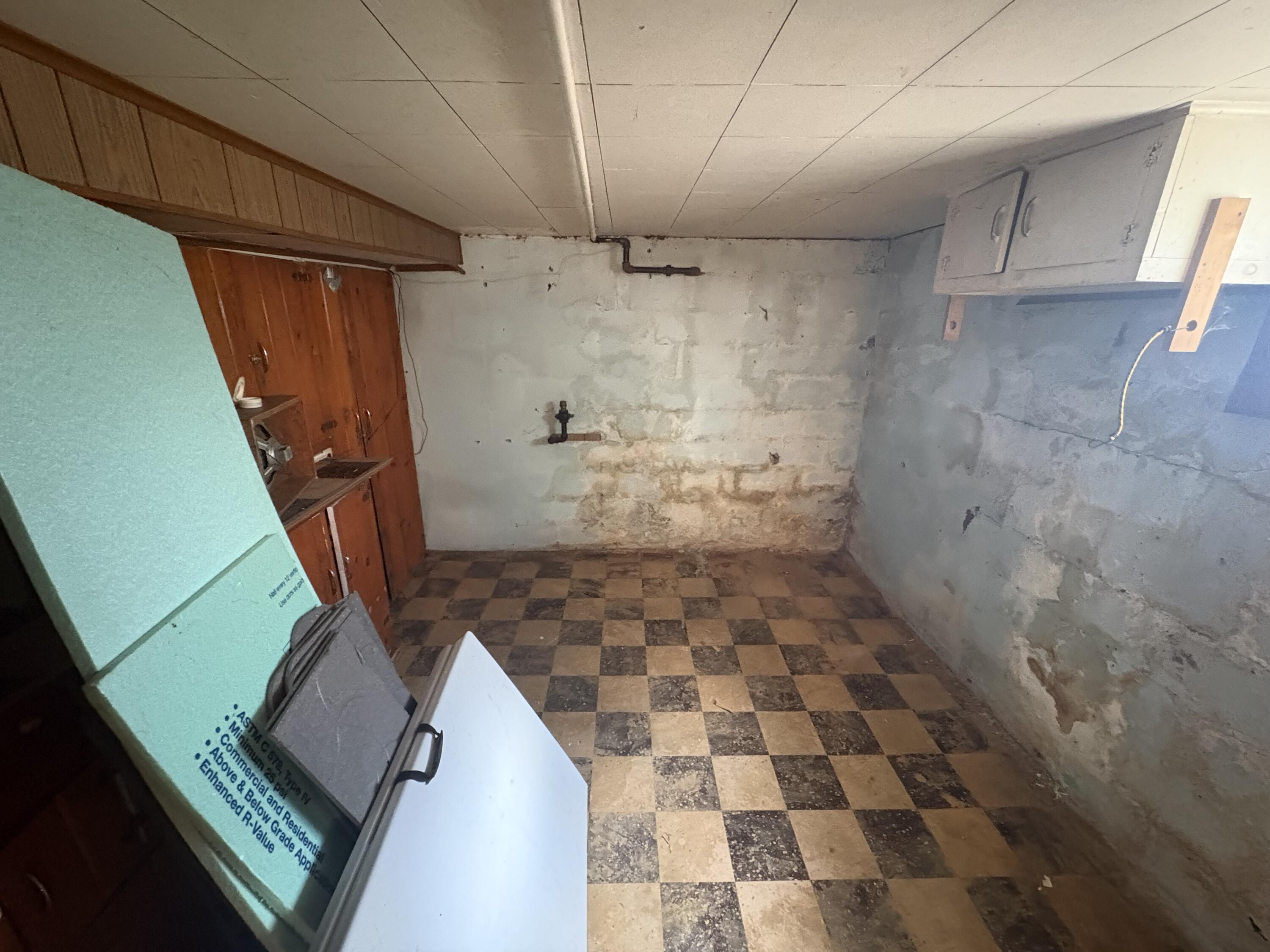 1106 E Laketon Avenue Muskegon MI 49442