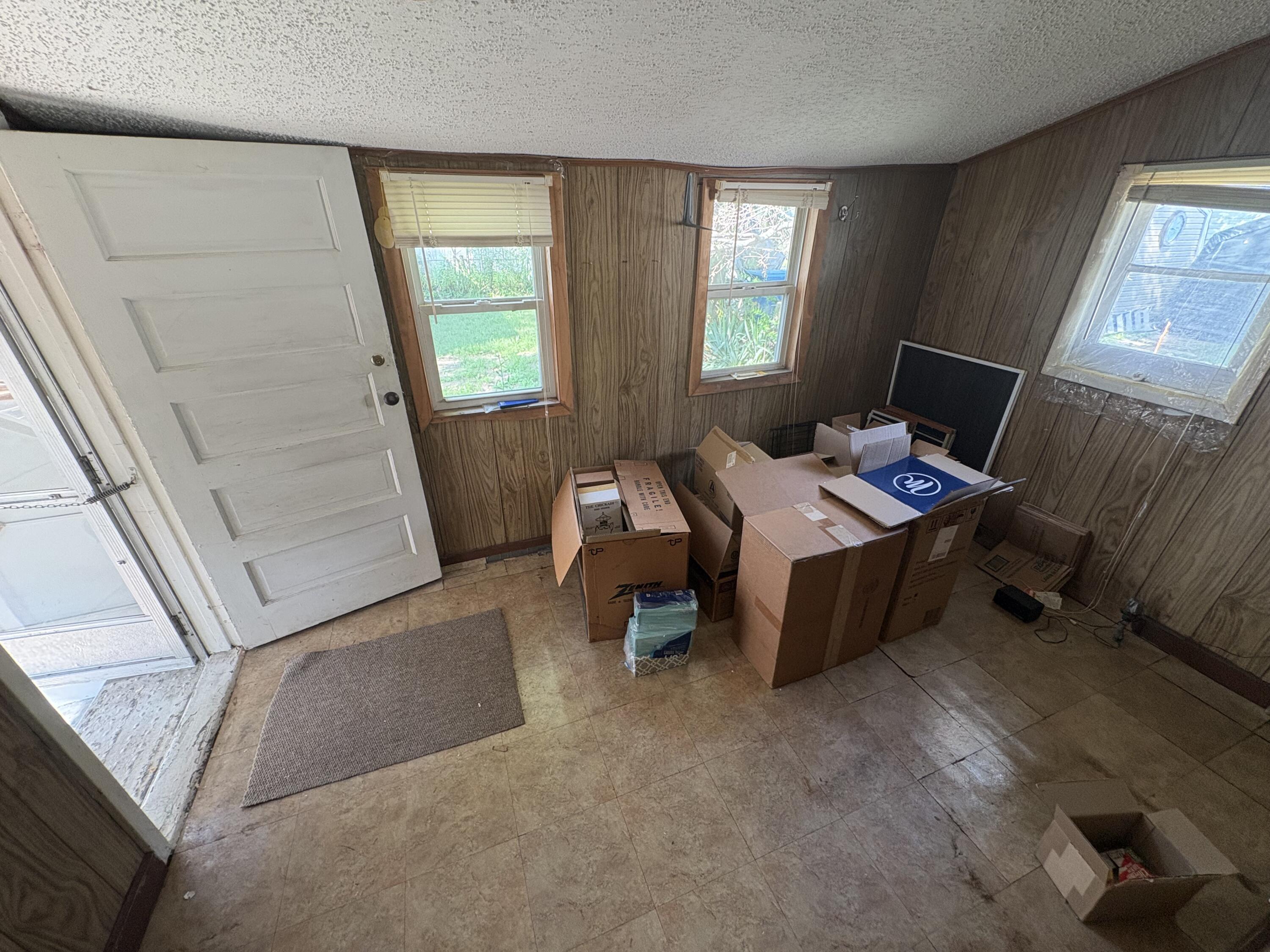 1106 E Laketon Avenue Muskegon MI 49442