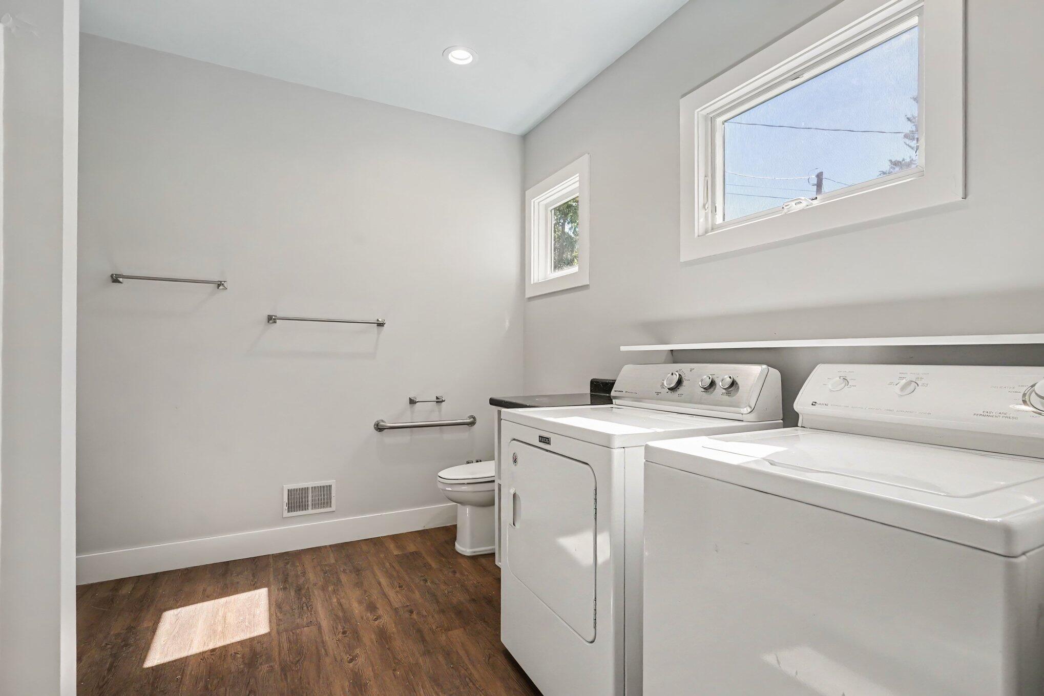 565 Grove Avenue Holland MI 49423