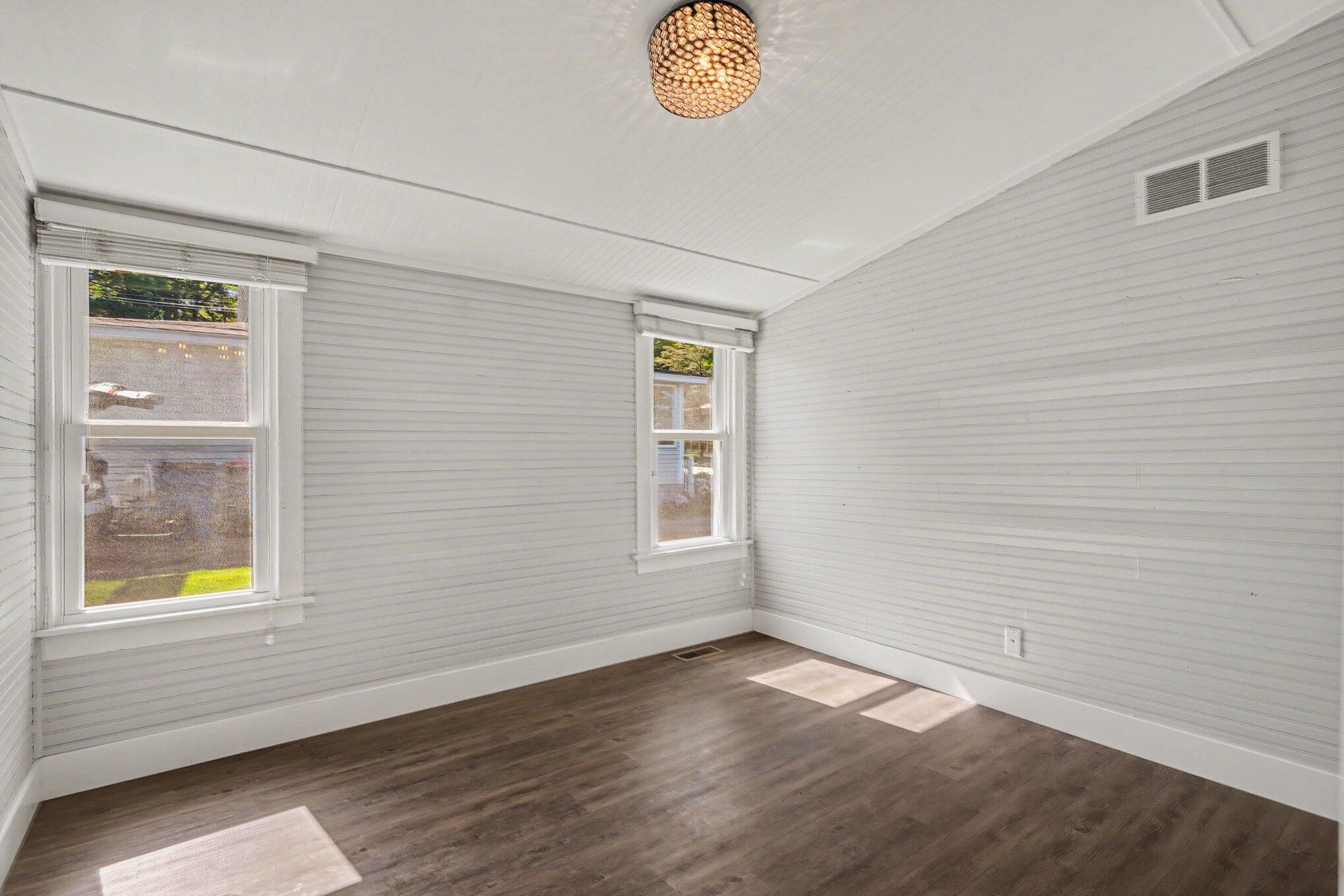 565 Grove Avenue Holland MI 49423