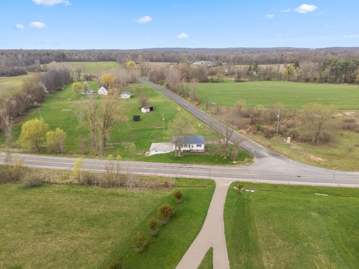 3479 Dumont Road Allegan MI 49010