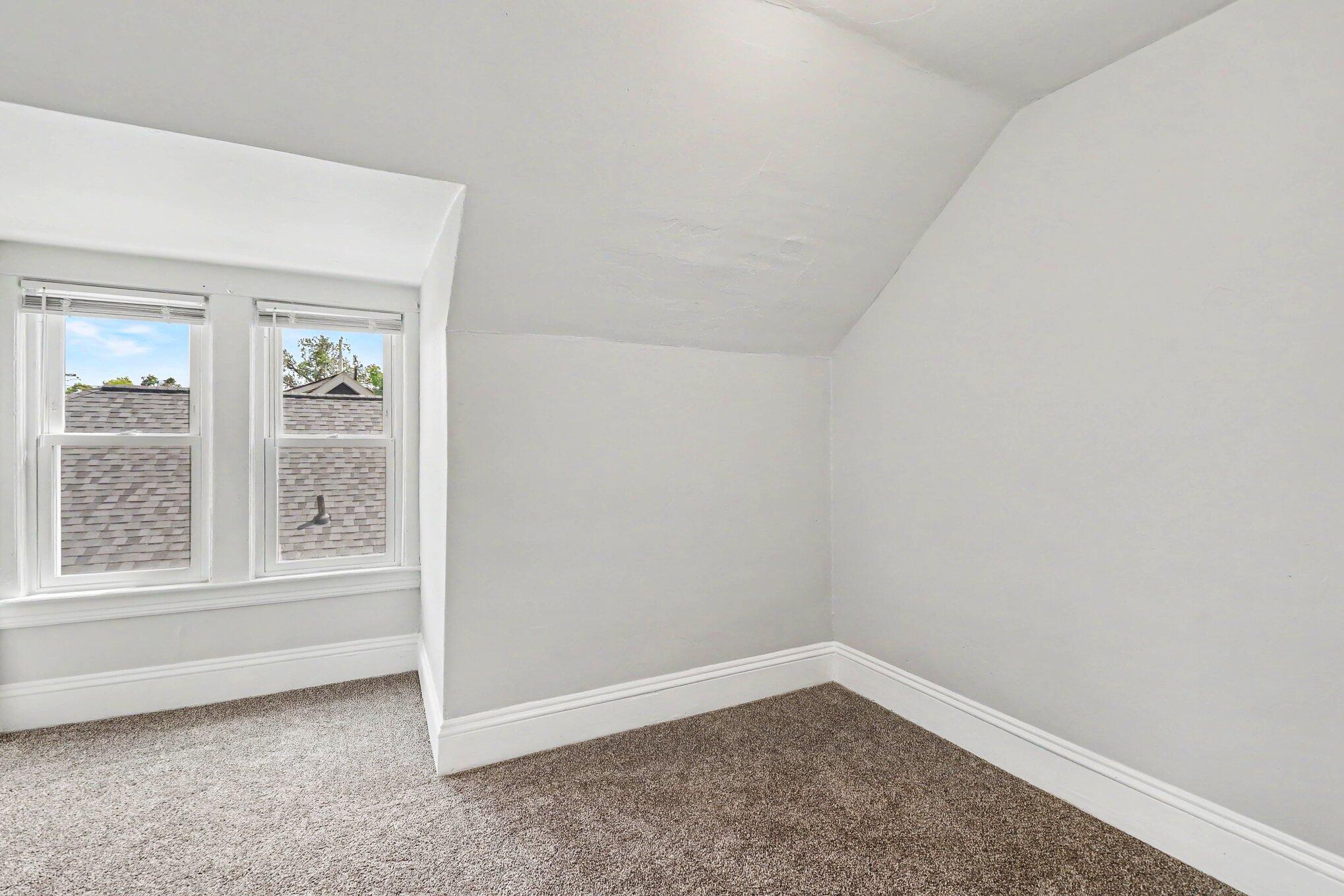 2041 Edgewood Avenue NE Grand Rapids MI 49505