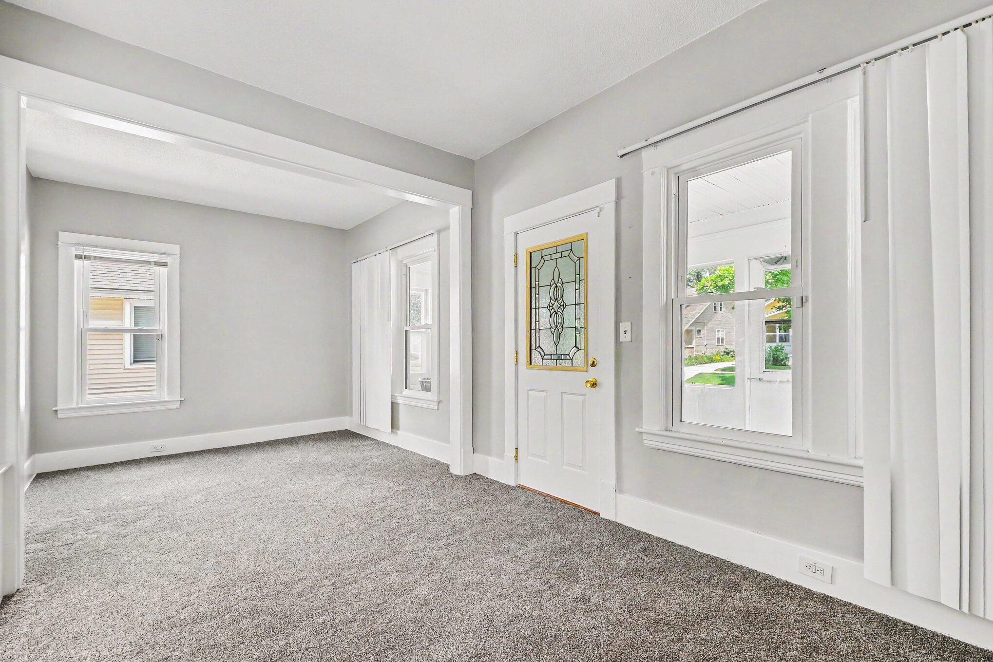 2041 Edgewood Avenue NE Grand Rapids MI 49505