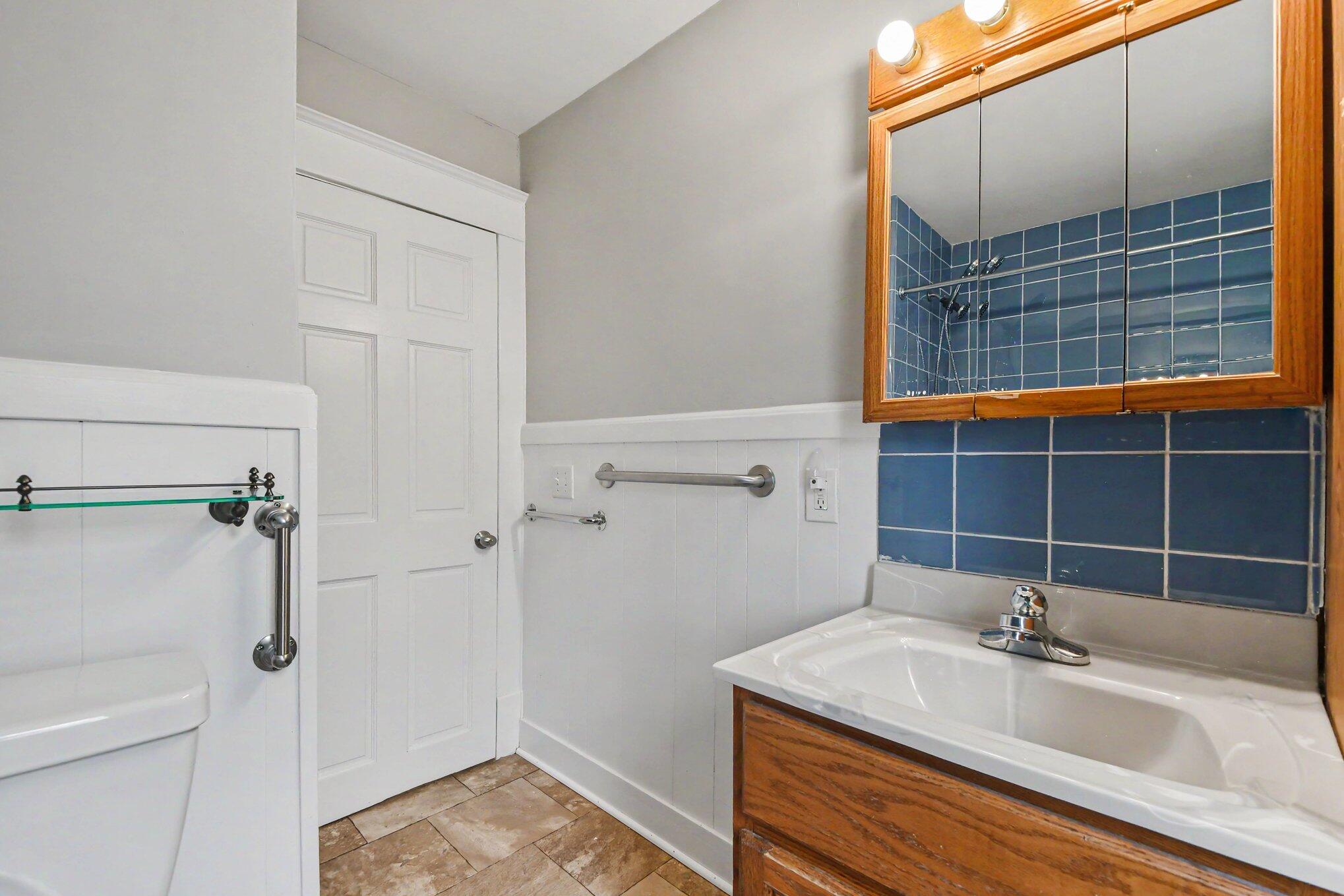 2041 Edgewood Avenue NE Grand Rapids MI 49505