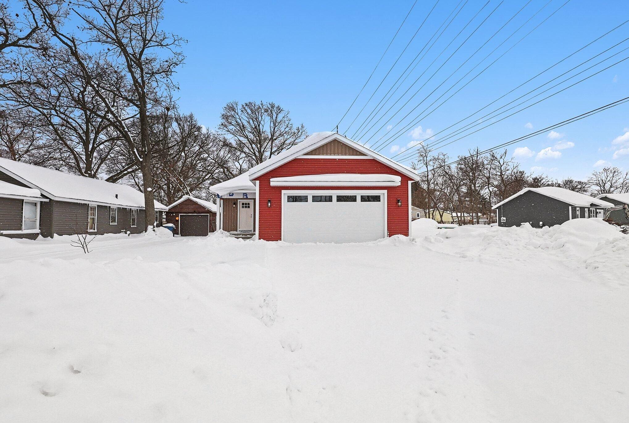 907 Orchard Avenue Muskegon MI 49442