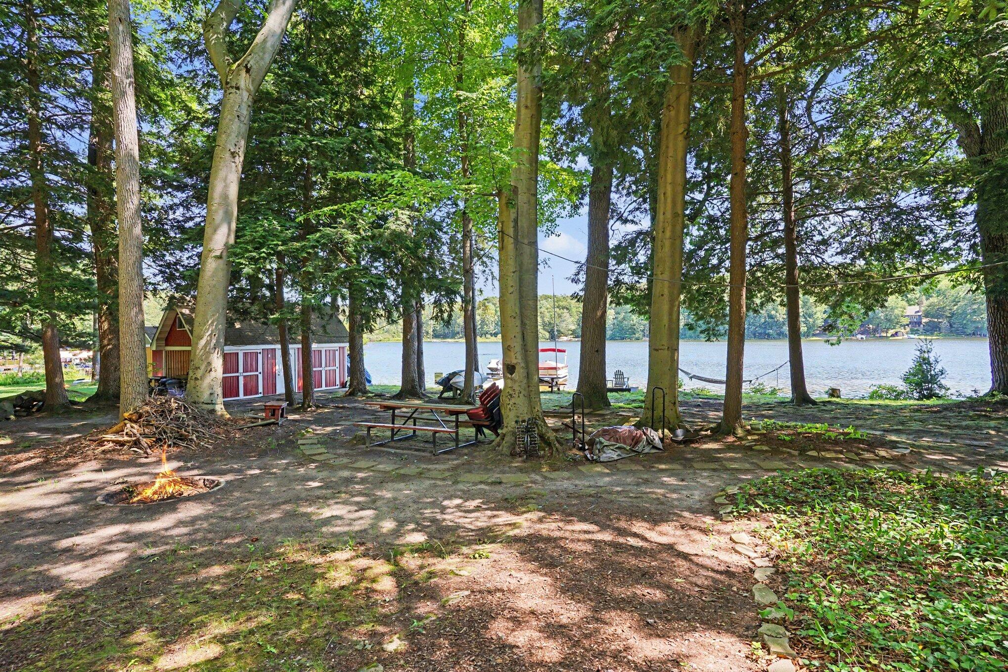 10041 County Road 215 Grand Junction MI 49056